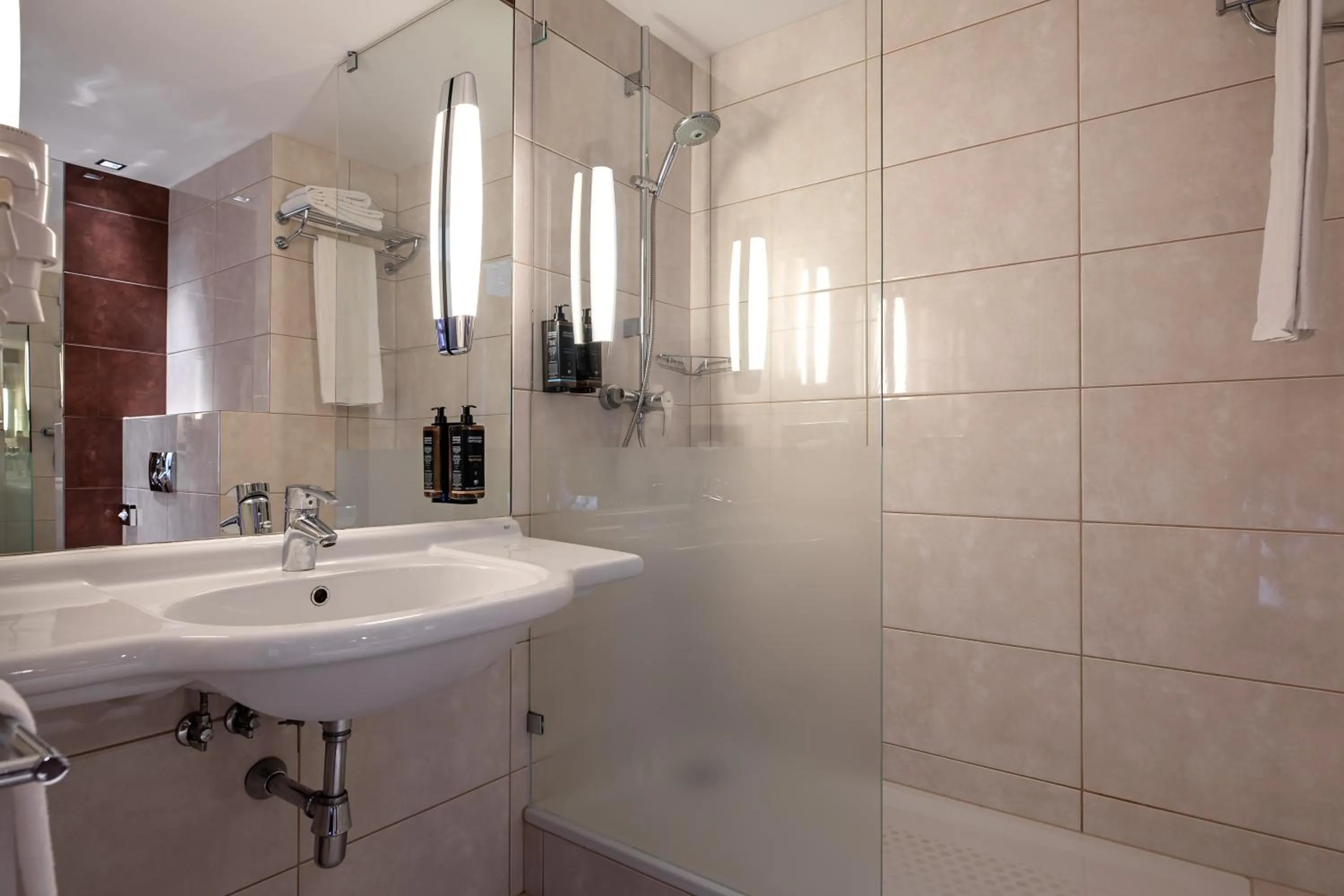 Shower in Mercure Karpacz Skalny