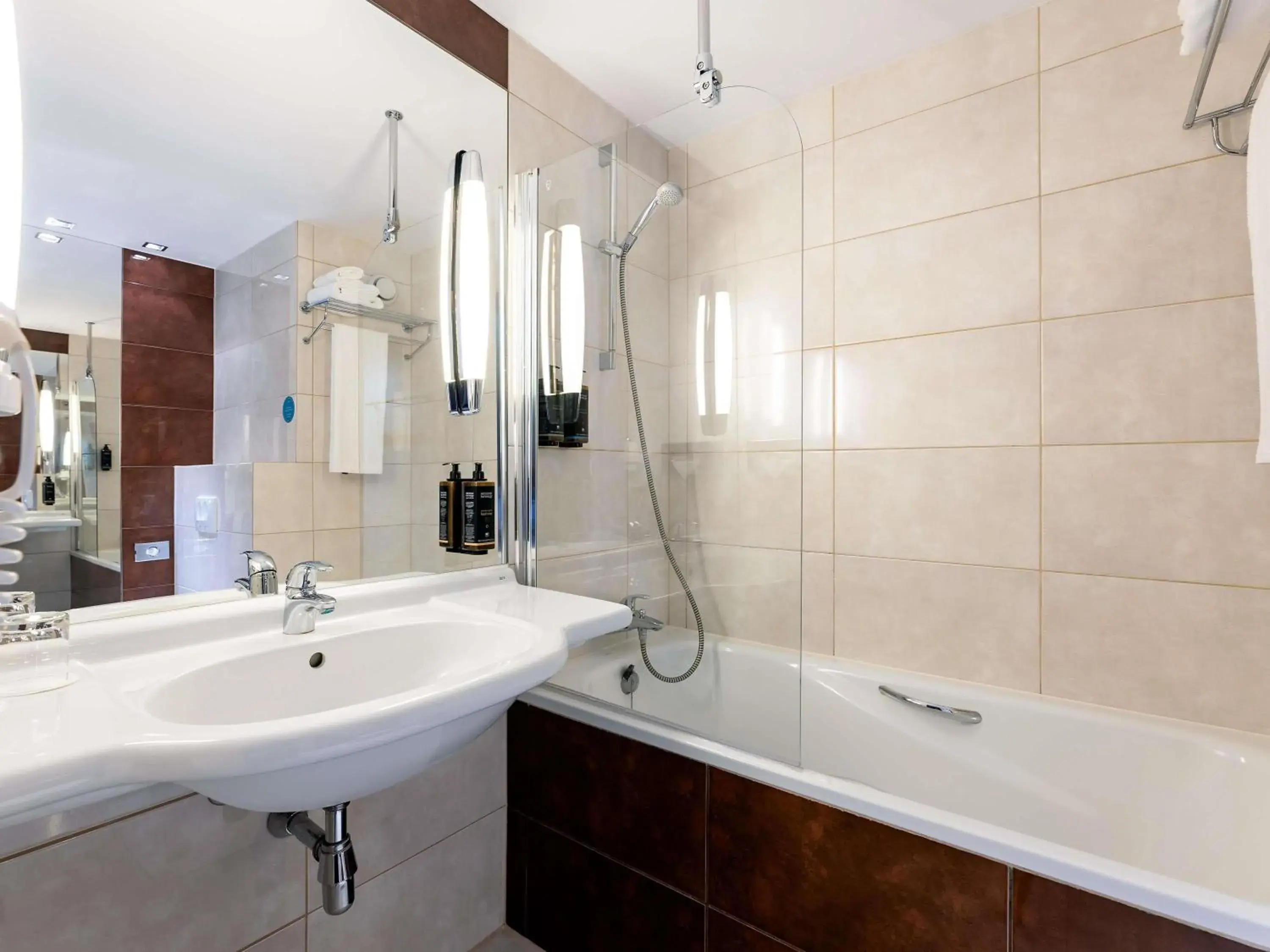 Bedroom in Mercure Karpacz Skalny Bedroom in Mercure Karpacz Skalny