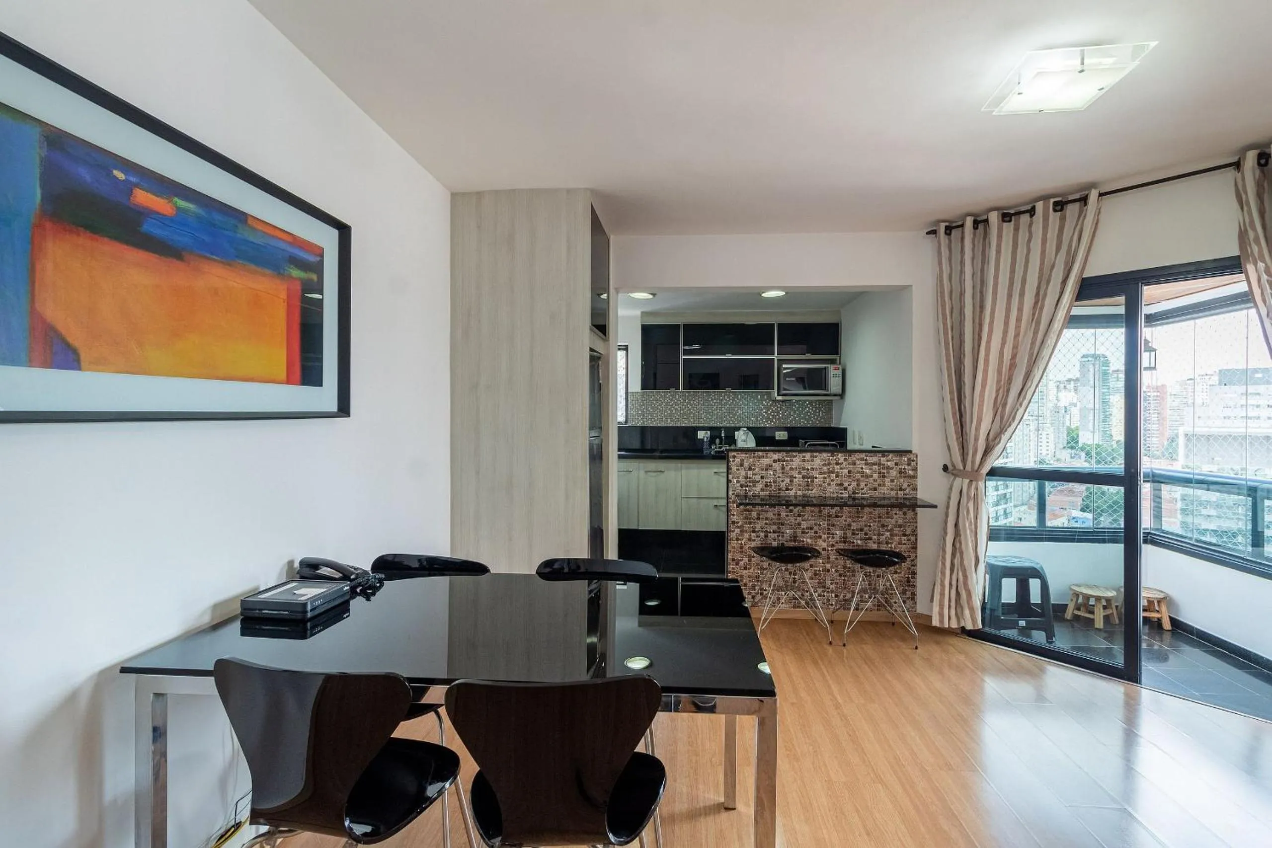 LFlats no The First Free Flex Residence Service