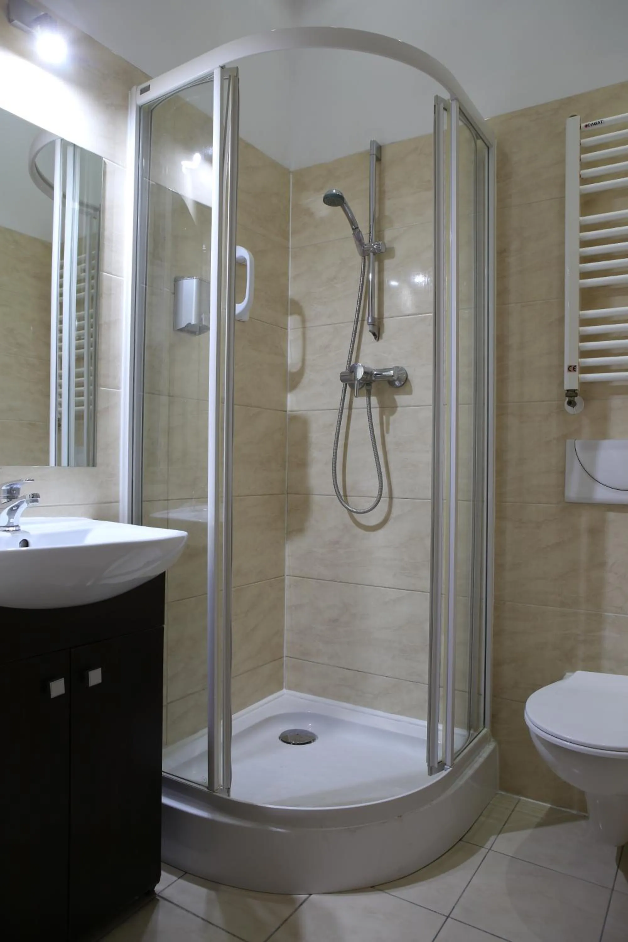 Shower in Hotel Sunny