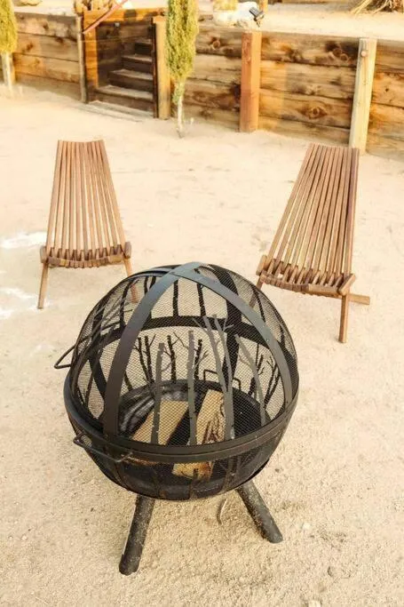 Cozy Rustic Home minutes to Joshua Tree Nat'l Park