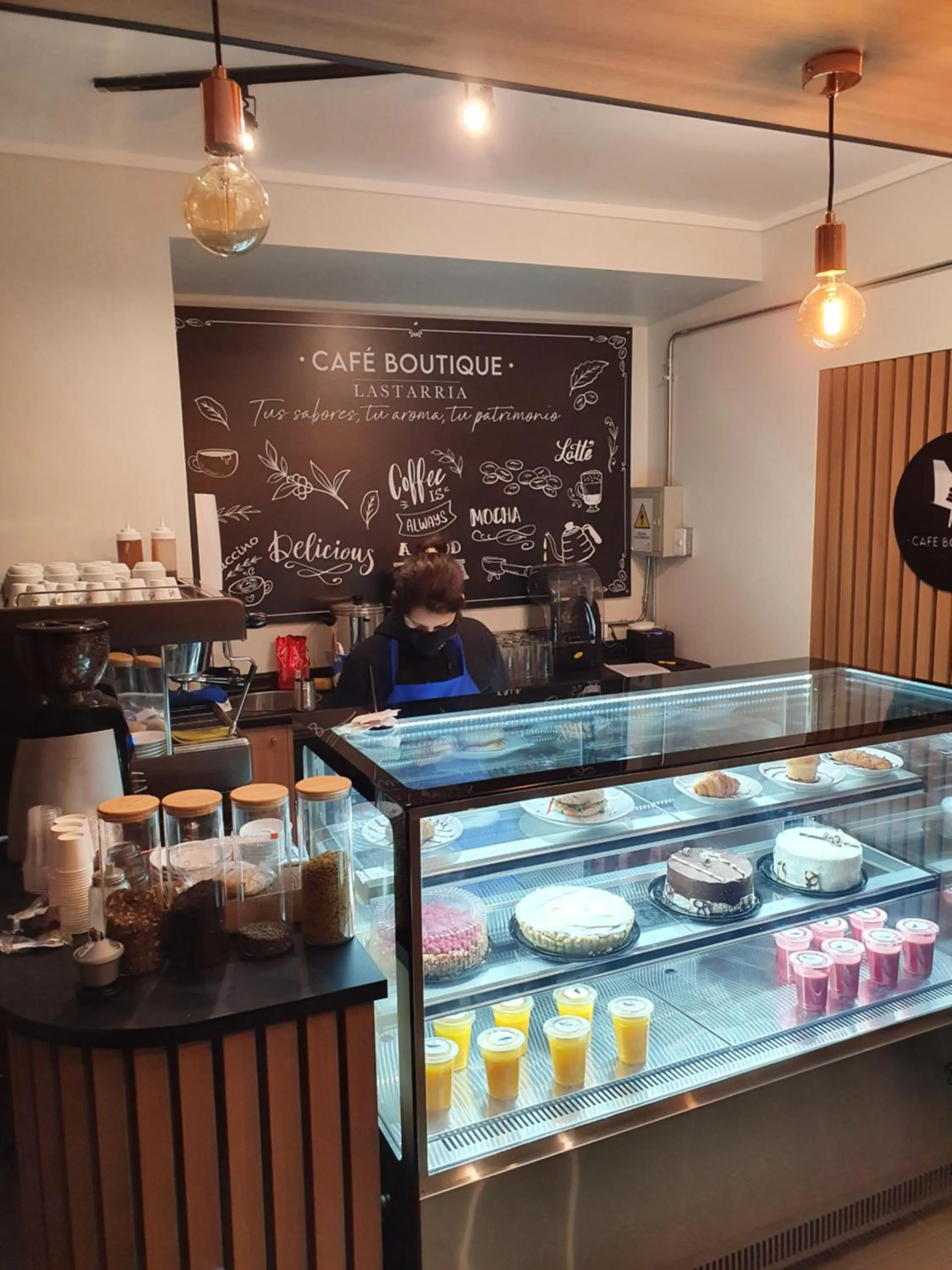 Restaurant/places to eat in Lastarria Hotel