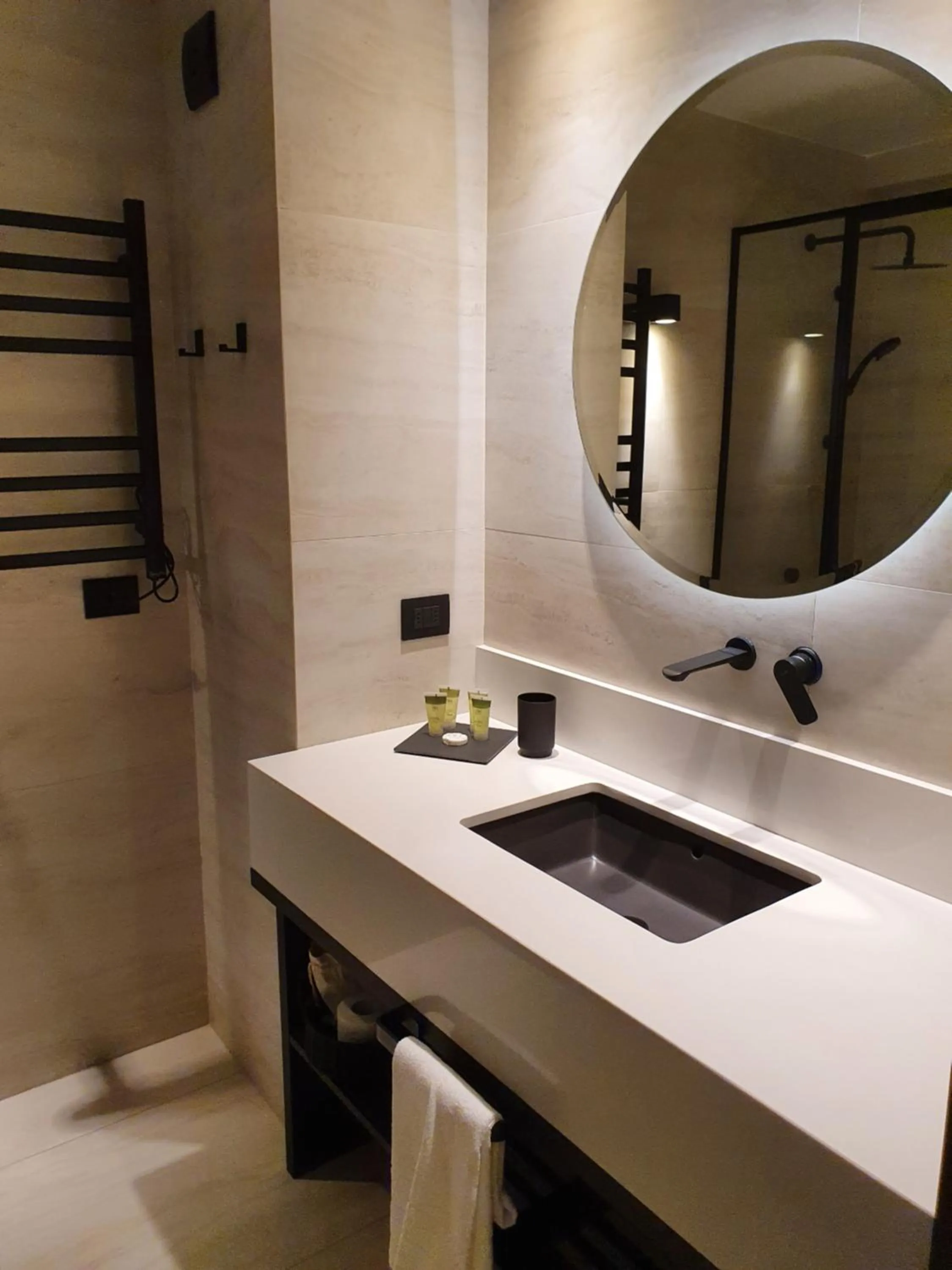 Bathroom in Lastarria Hotel