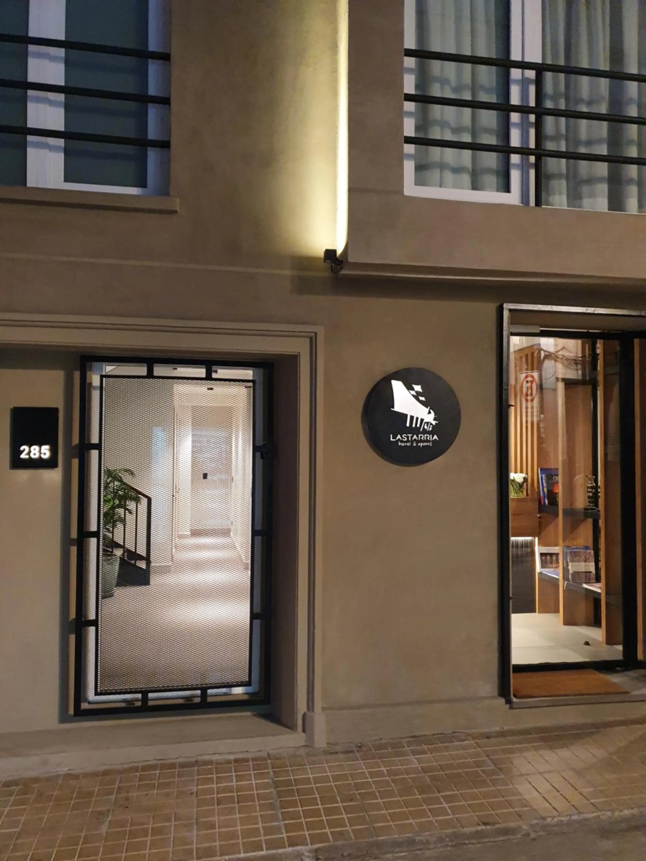Facade/entrance in Lastarria Hotel