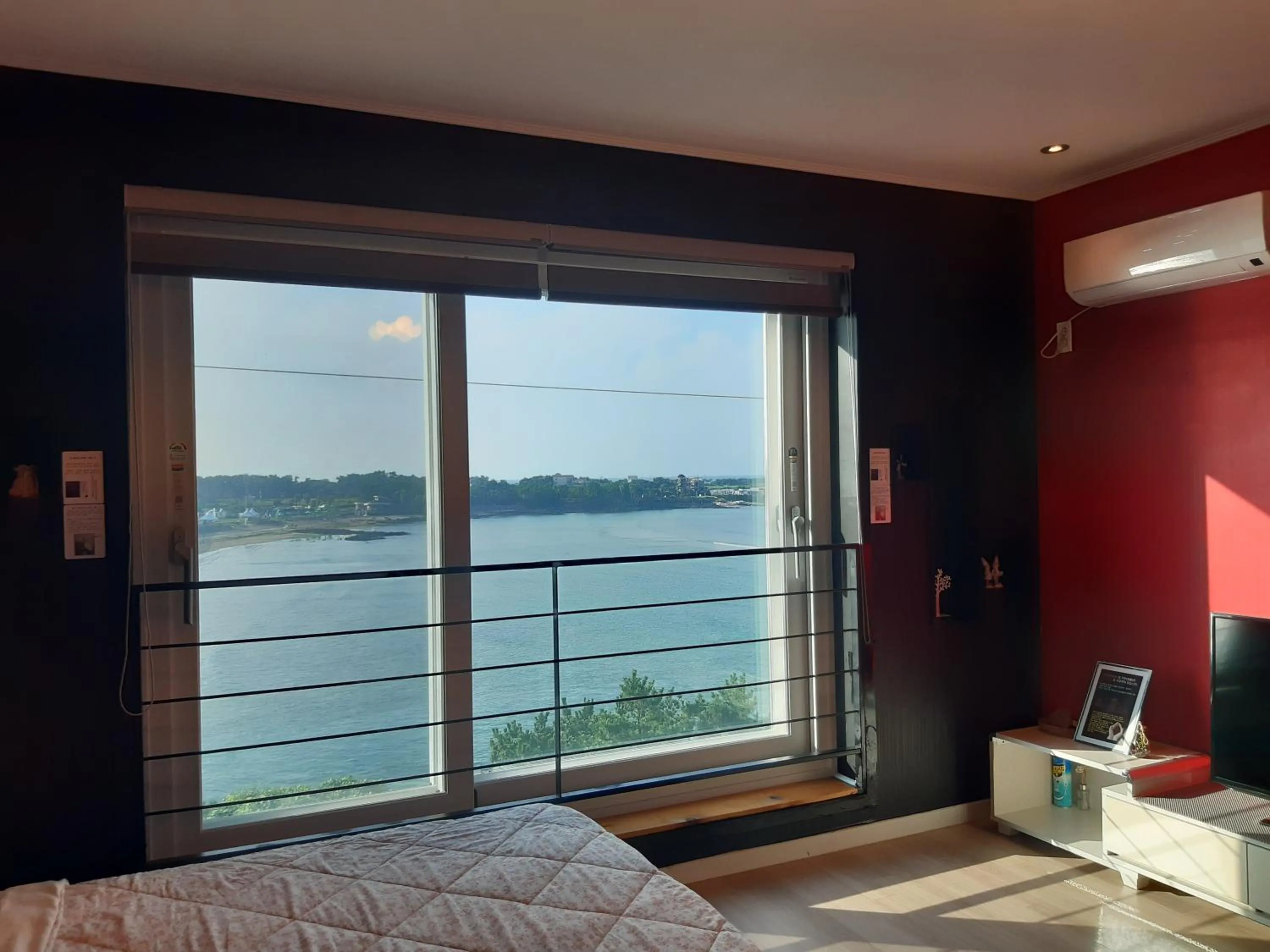 Natural landscape, Bed in Jeju Gaviota Pension