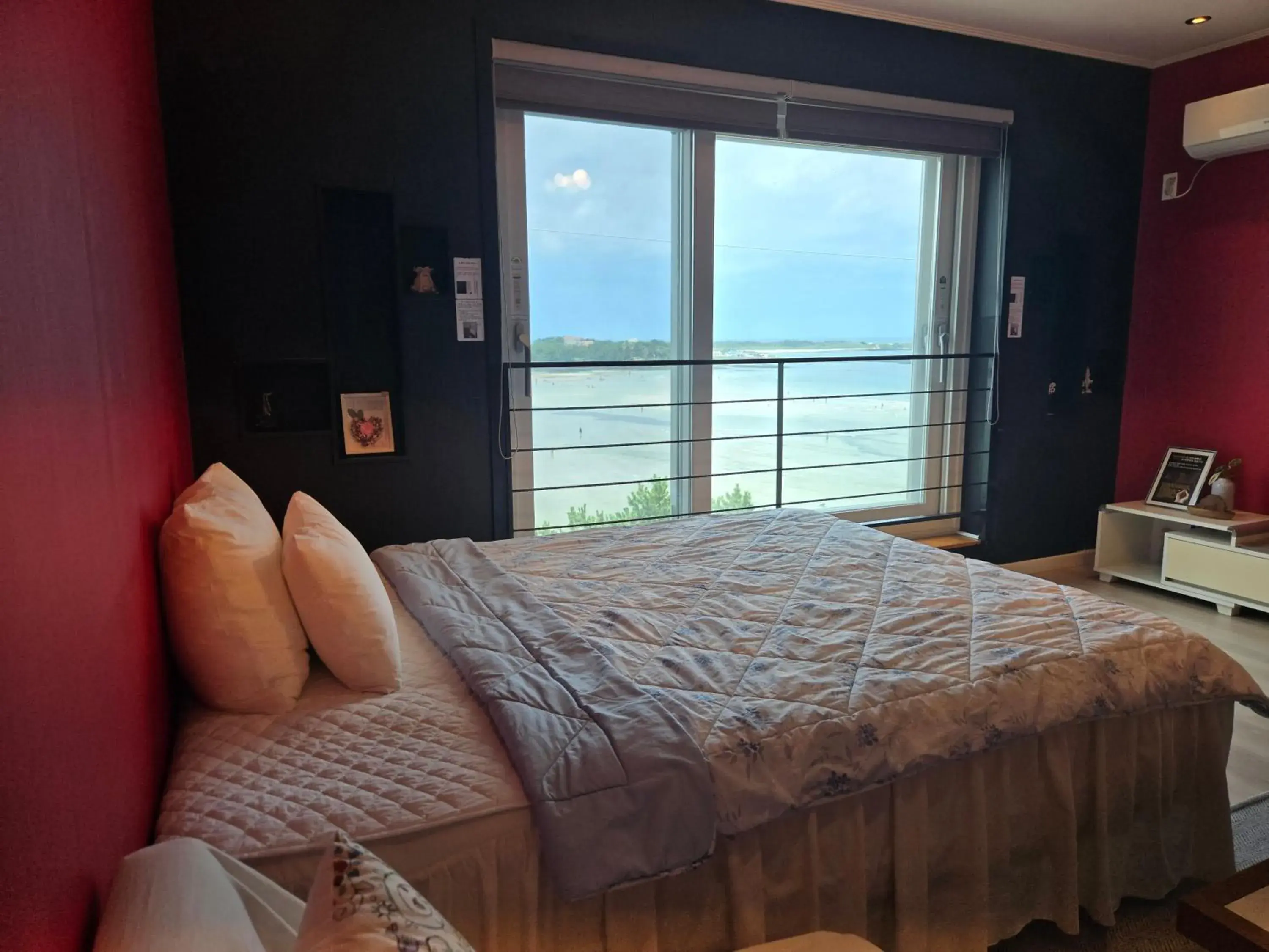 Double Room with Sea View - single occupancy in Jeju Gaviota Pension Double Room with Sea View - single occupancy in Jeju Gaviota Pension