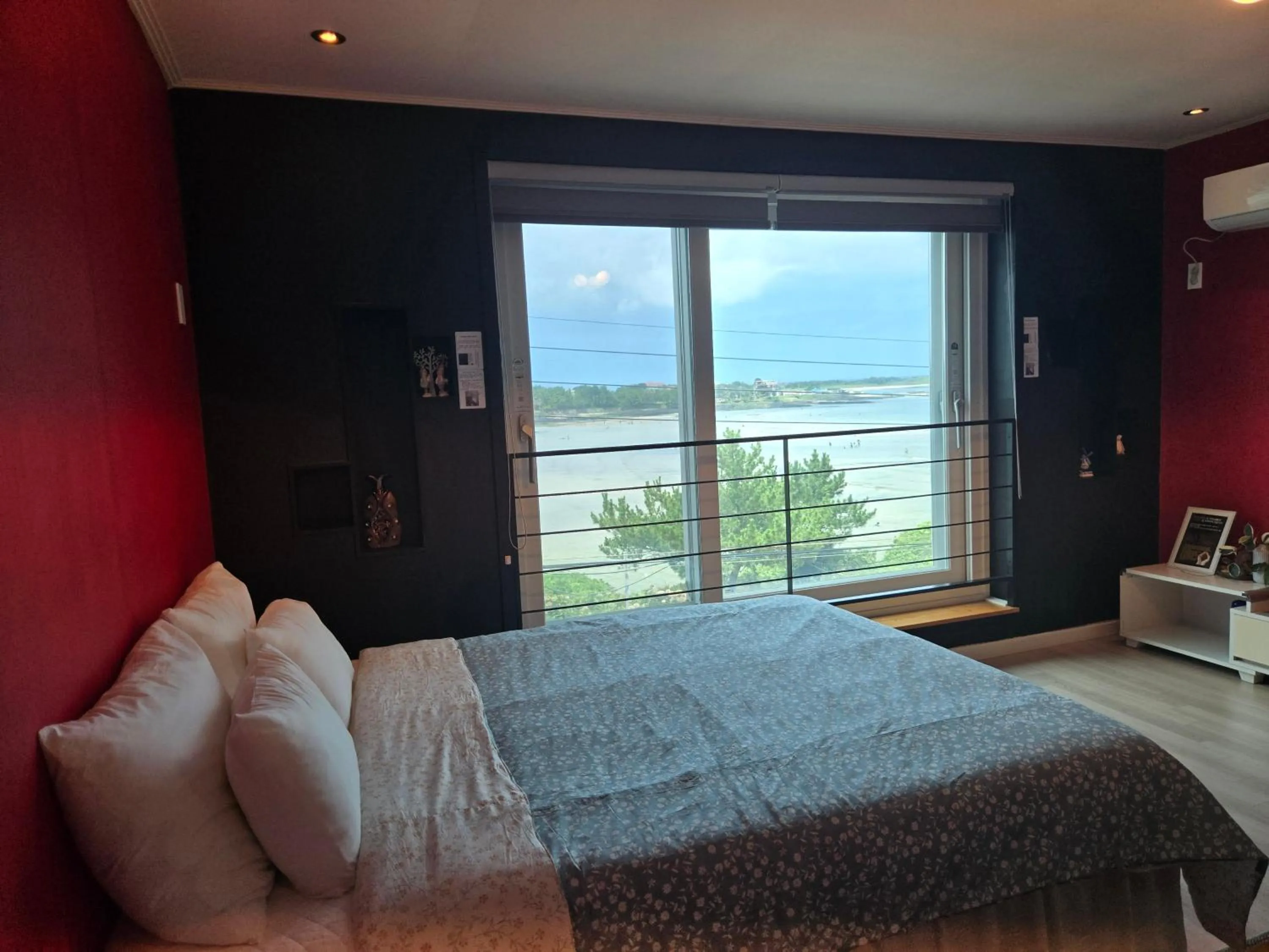 Bed in Jeju Gaviota Pension