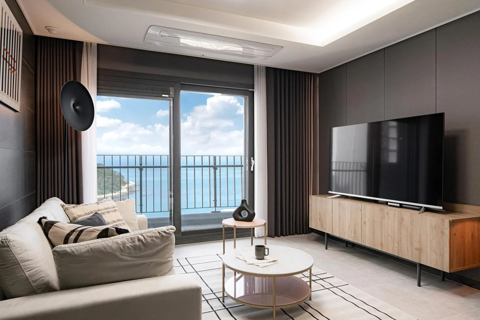 TV and multimedia in Le Collective Busan Gijang