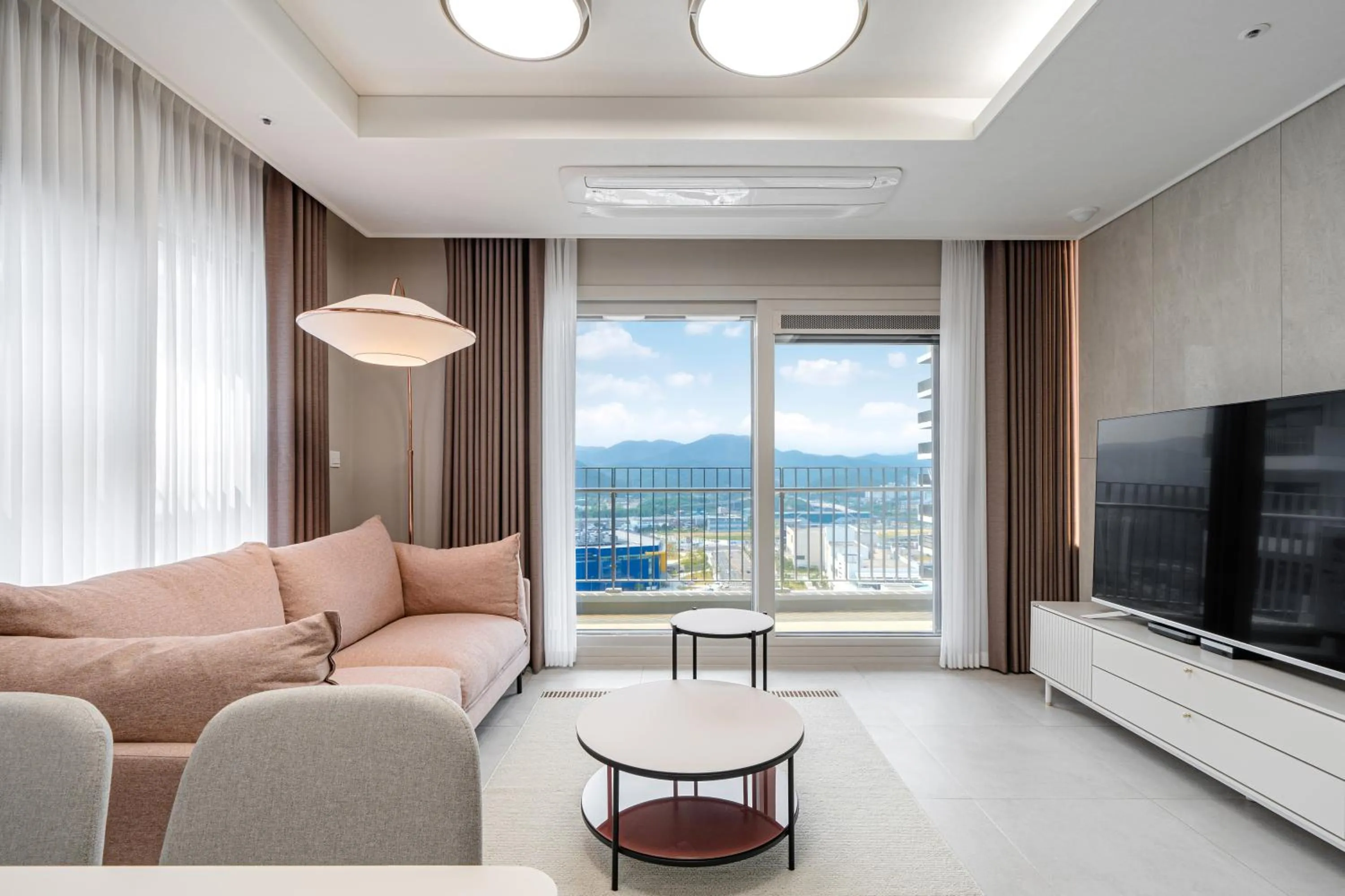 TV and multimedia in Le Collective Busan Gijang