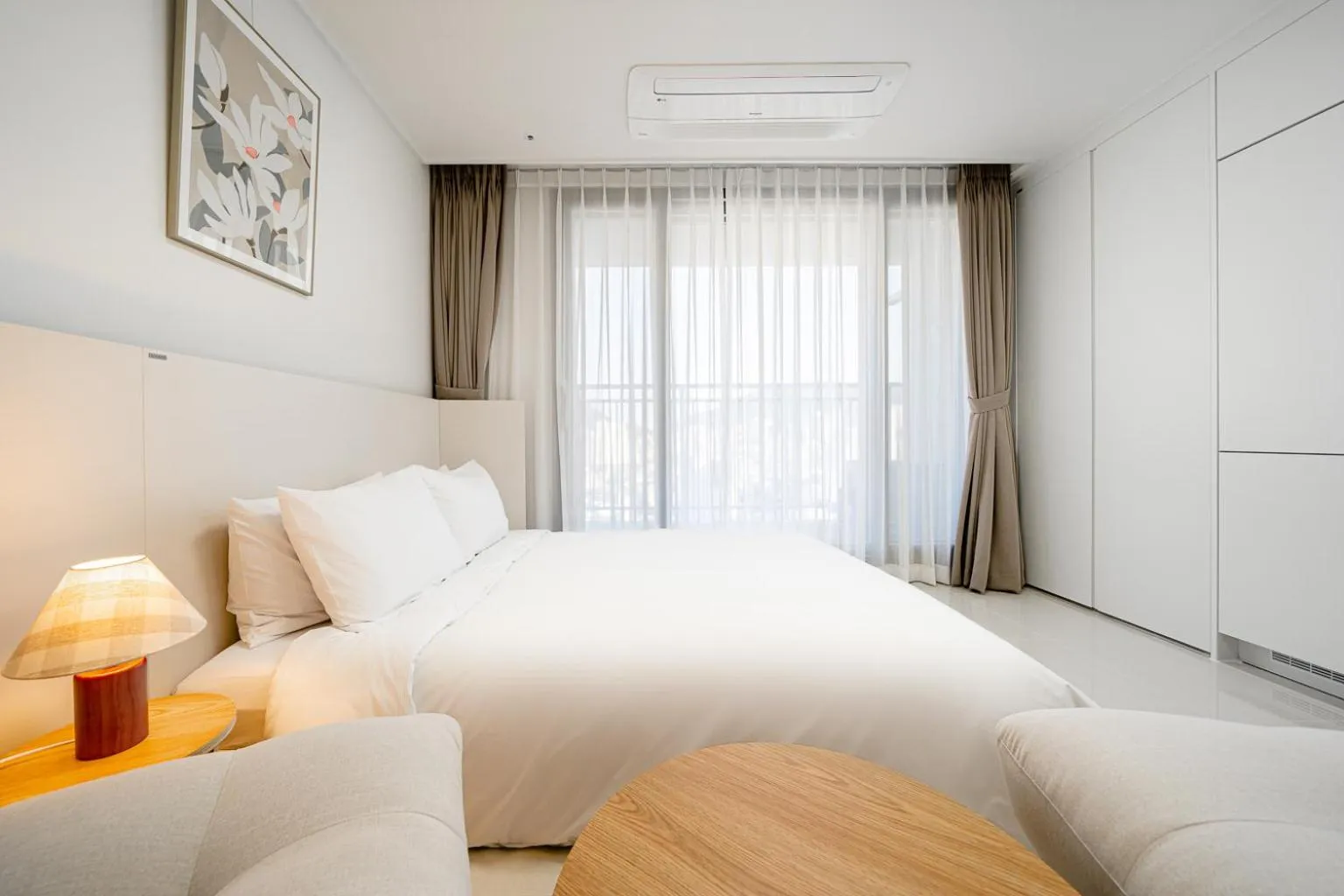 Photo of the whole room, Bed in Urbanstay Busan Cityhall