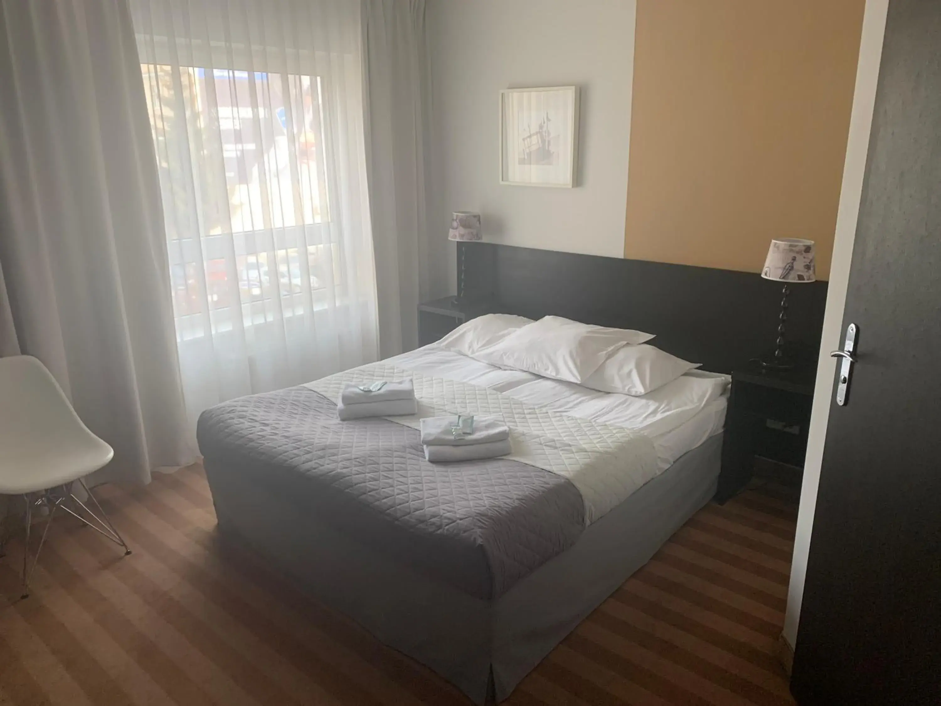 Standard King Room in Hotel Blick Standard King Room in Hotel Blick