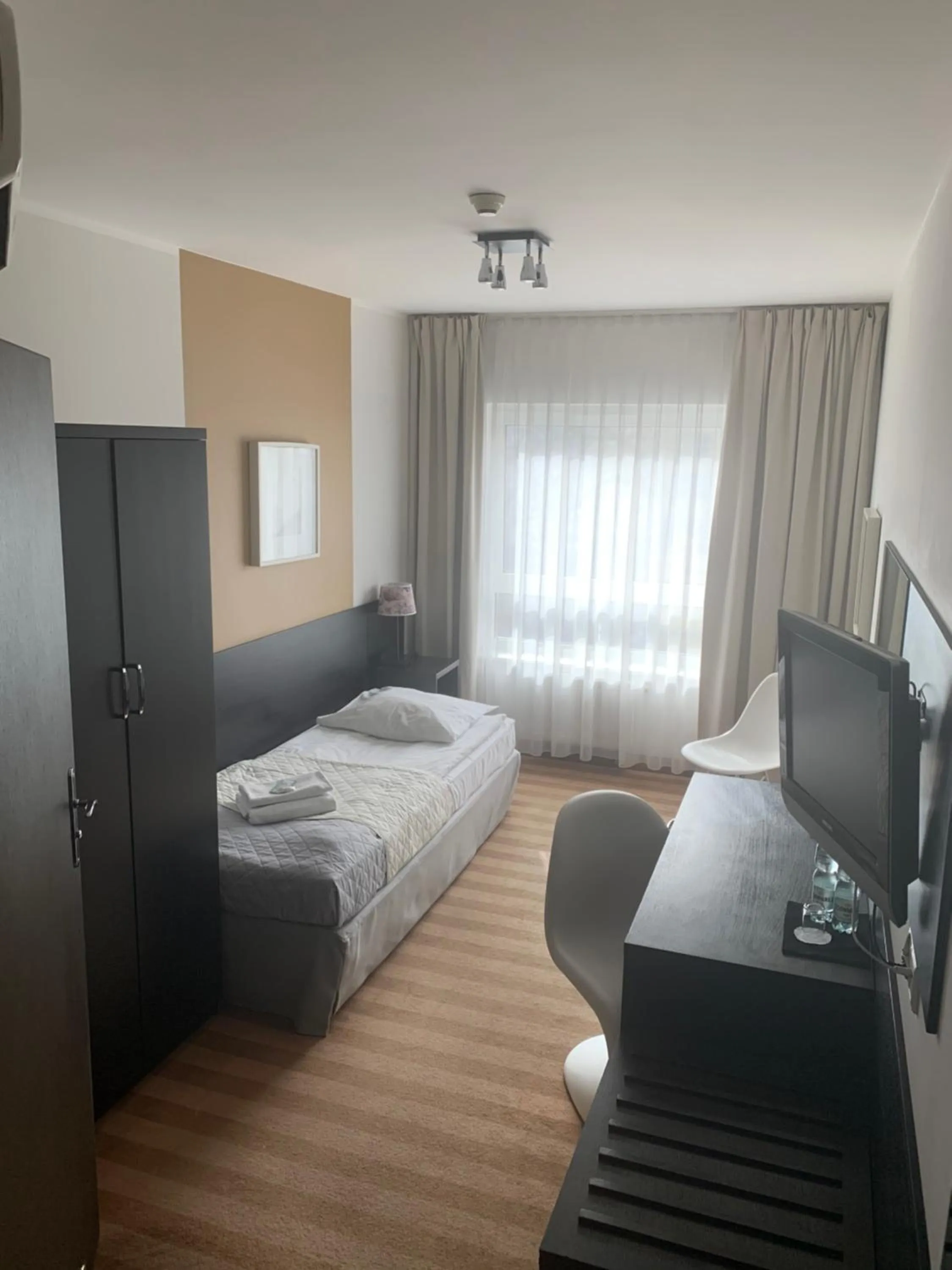 Photo of the whole room, Bed in Hotel Blick