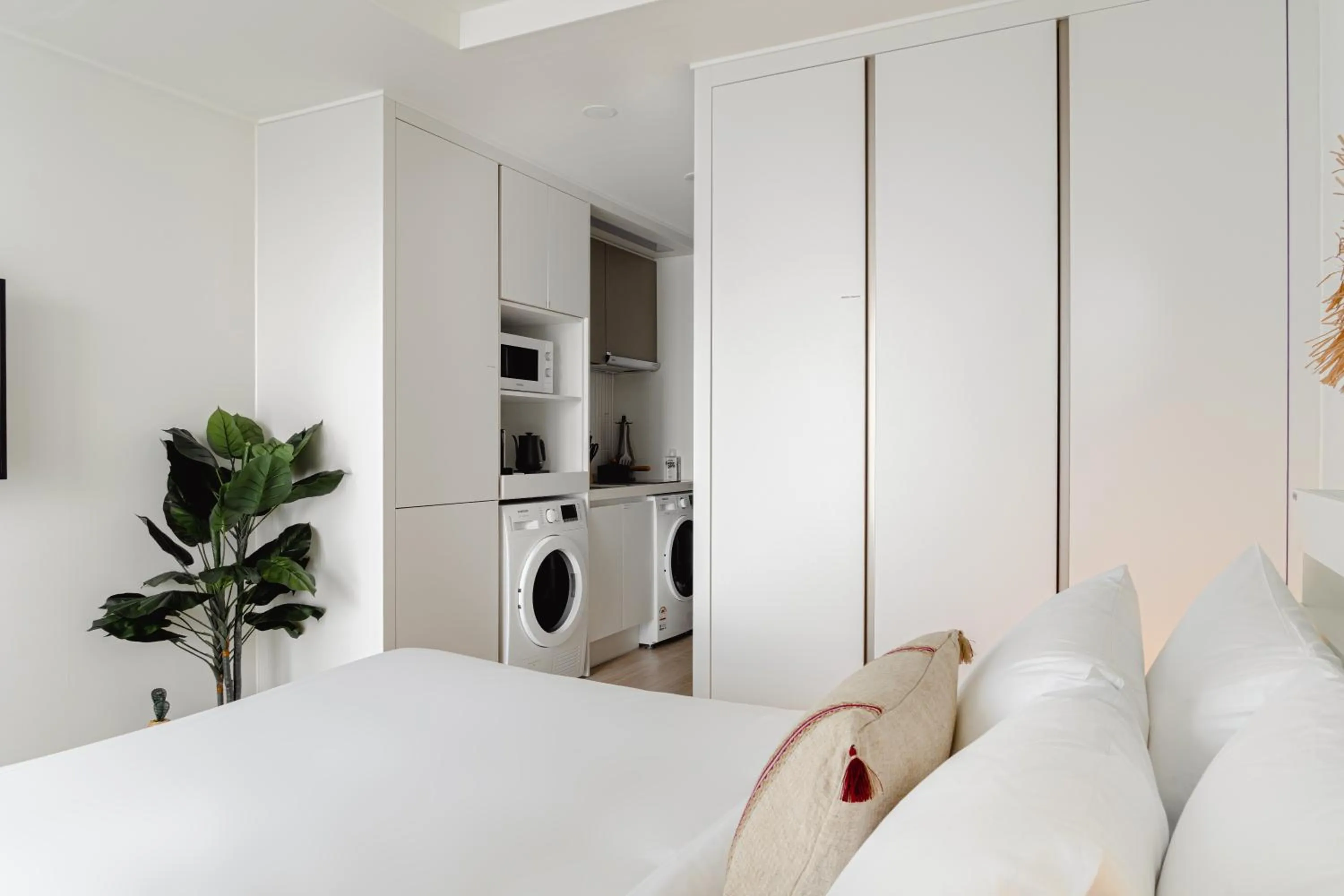 Photo of the whole room, Bed in Urbanstay Sokcho Deungdae Beach