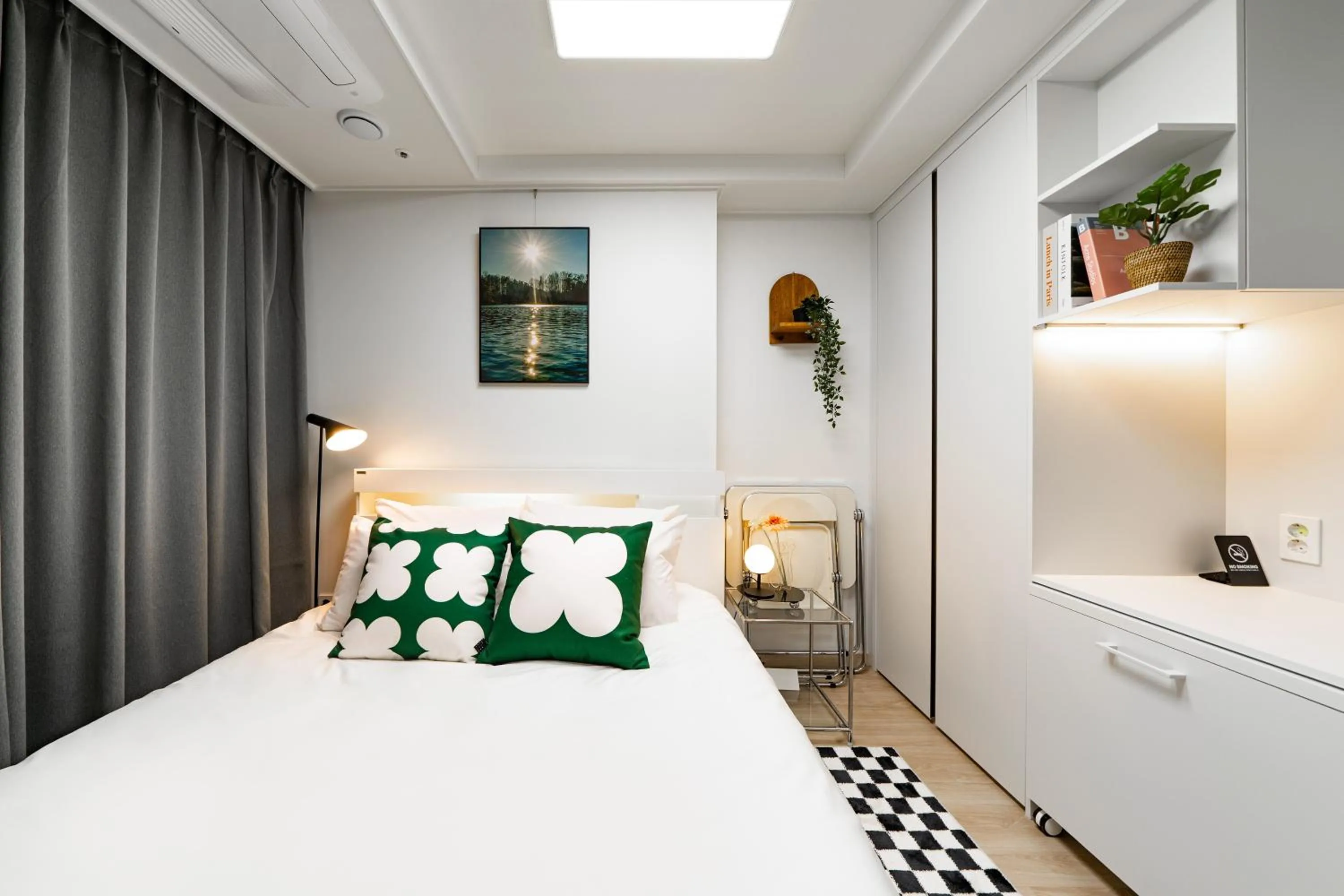 Photo of the whole room, Bed in Urbanstay Sokcho Deungdae Beach