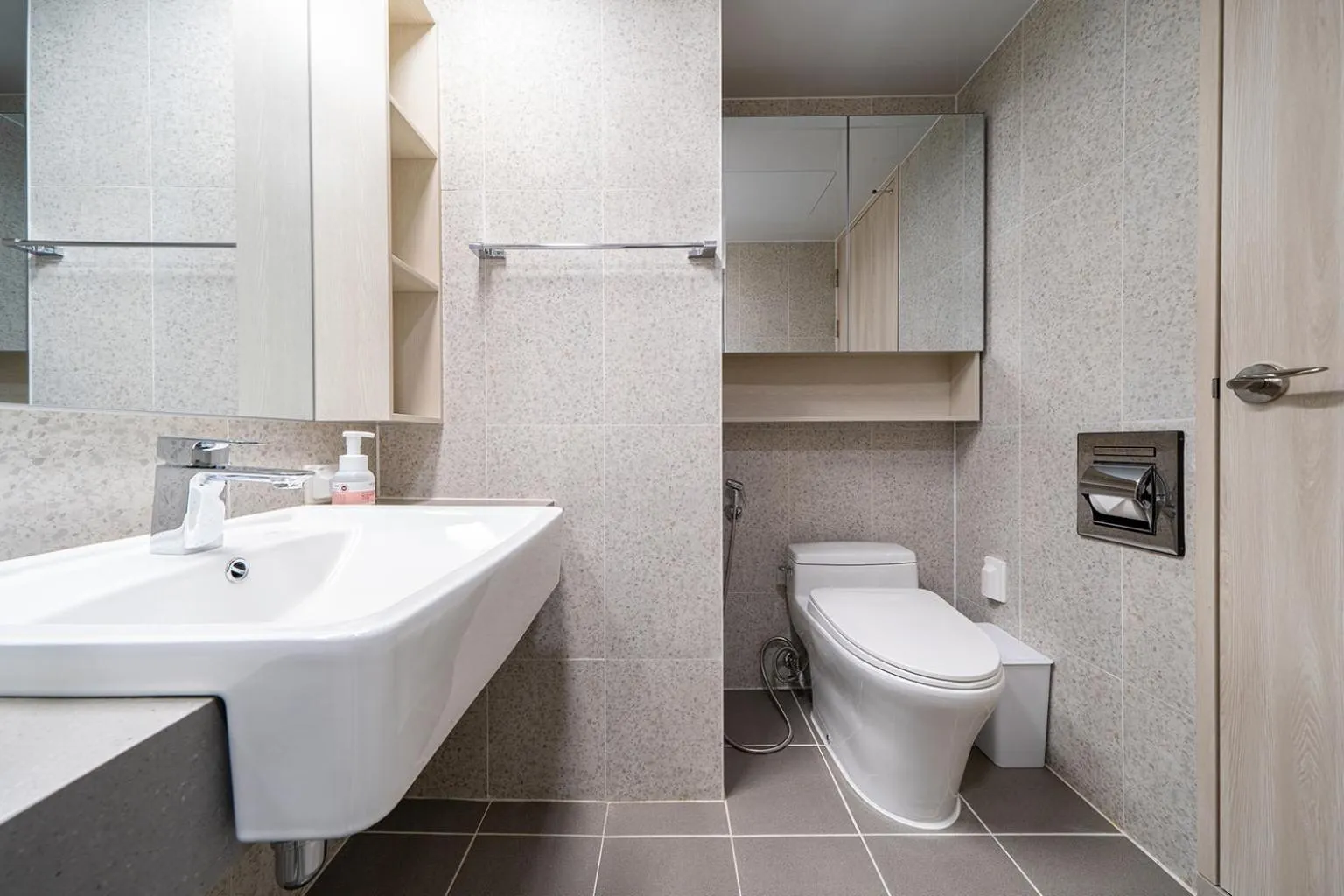 Toilet in Urbanstay Sokcho Deungdae Beach