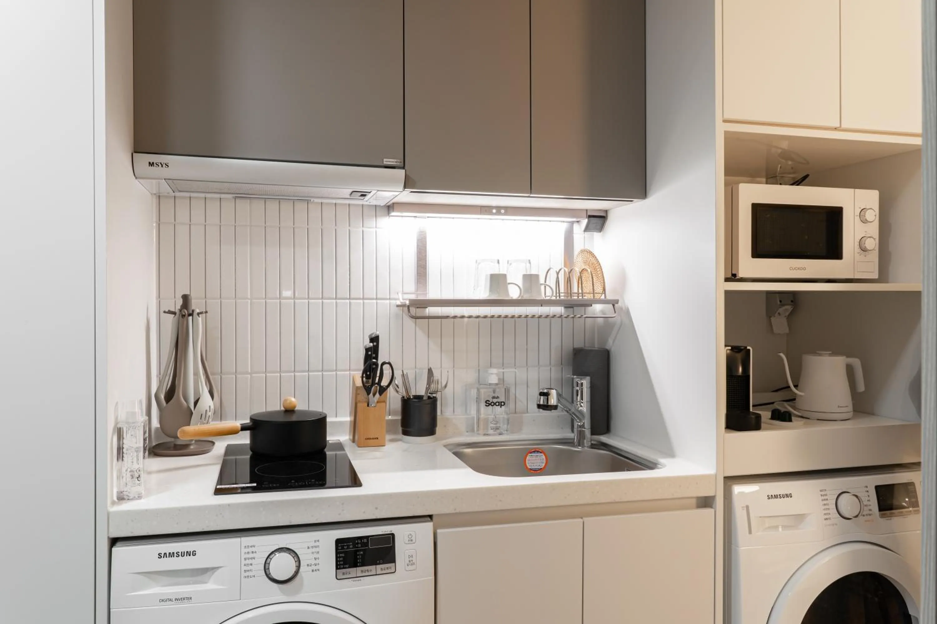 Kitchen or kitchenette in Urbanstay Sokcho Deungdae Beach