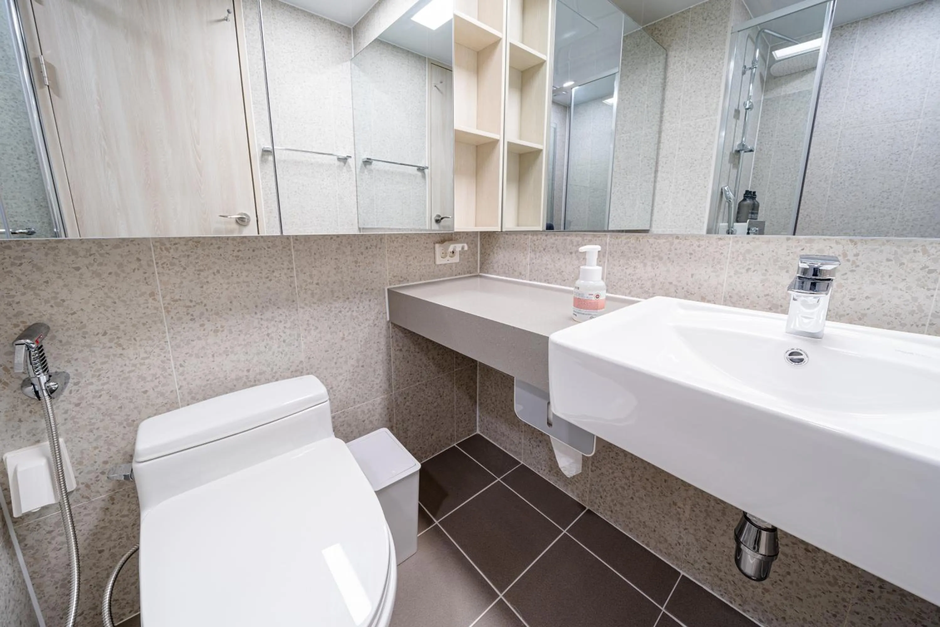 Toilet in Urbanstay Sokcho Deungdae Beach