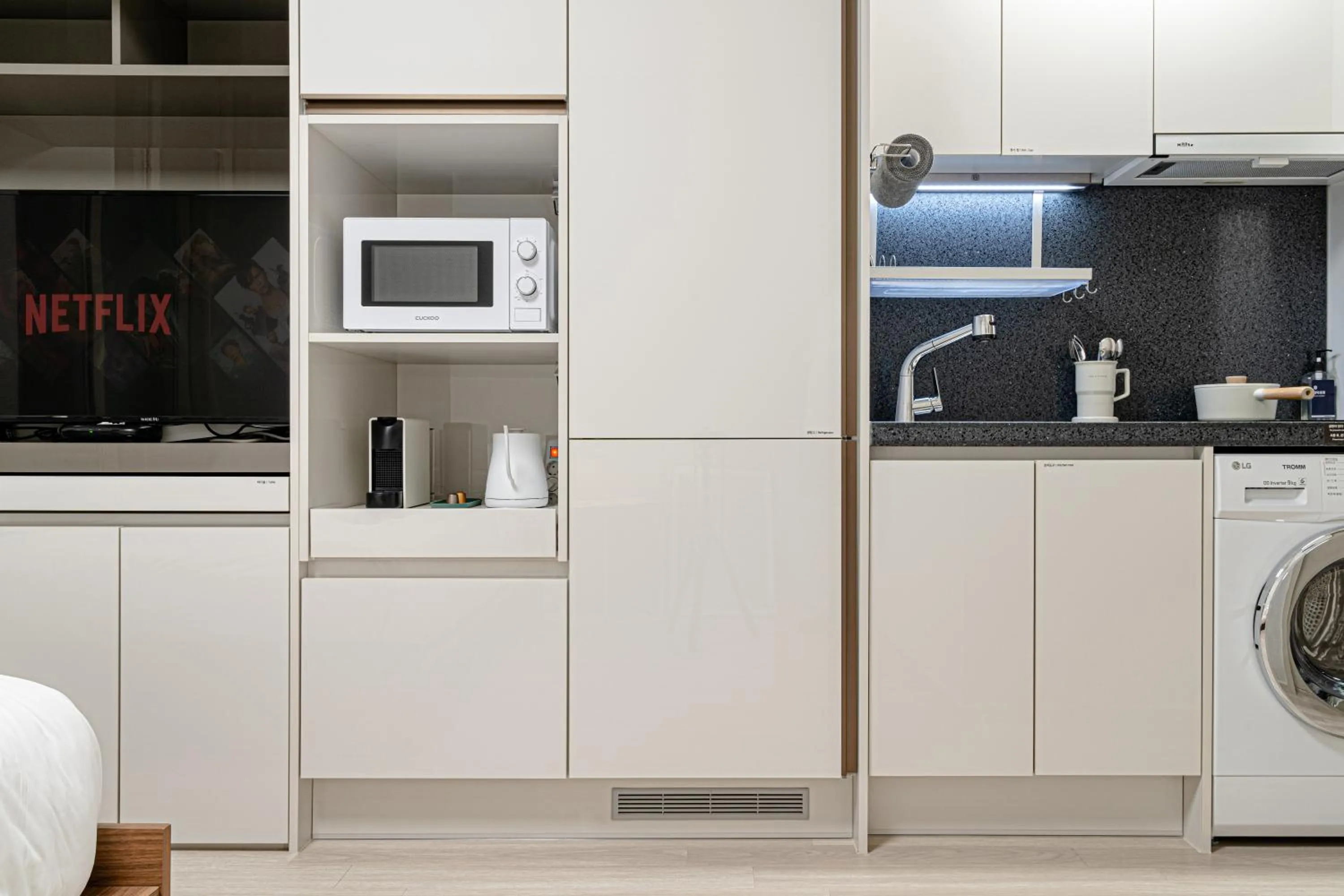 Kitchen or kitchenette in Urbanstay Residence Dongtan