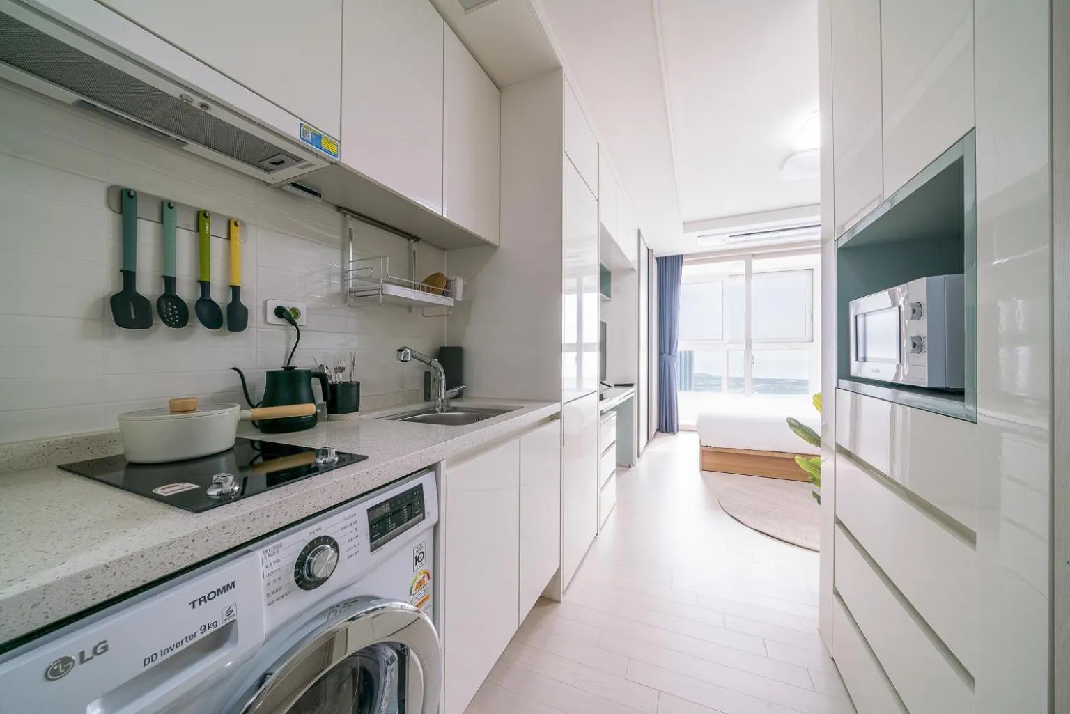 Kitchen or kitchenette in Urbanstay Songdo Moonlight Park