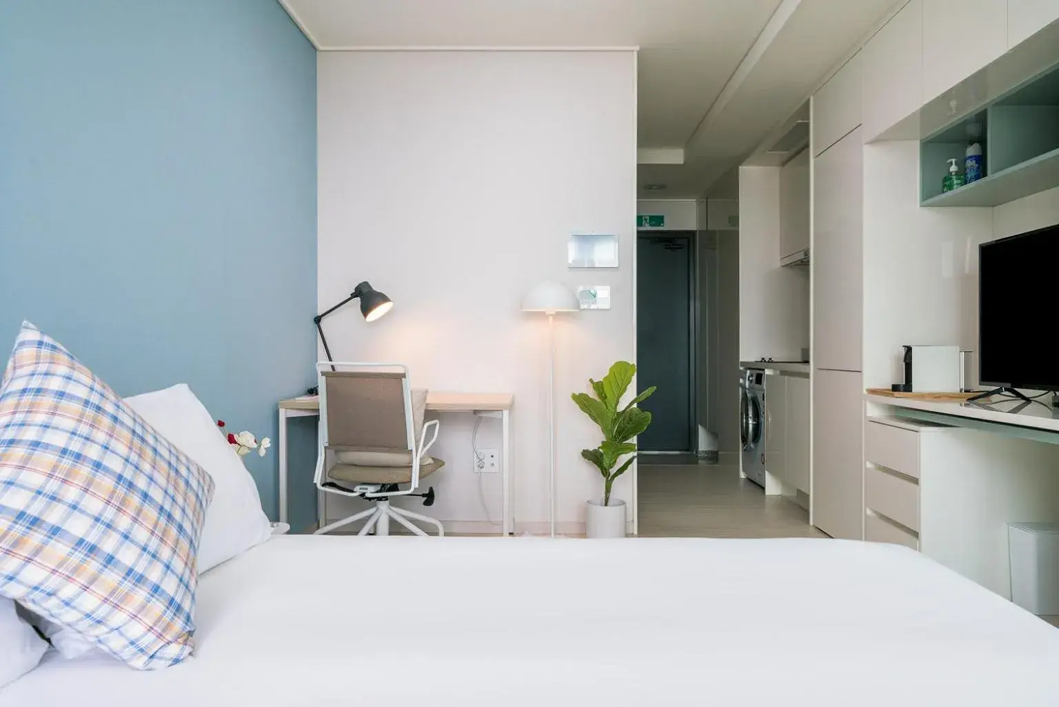 Photo of the whole room, Bed in Urbanstay Songdo Moonlight Park Photo of the whole room, Bed in Urbanstay Songdo Moonlight Park