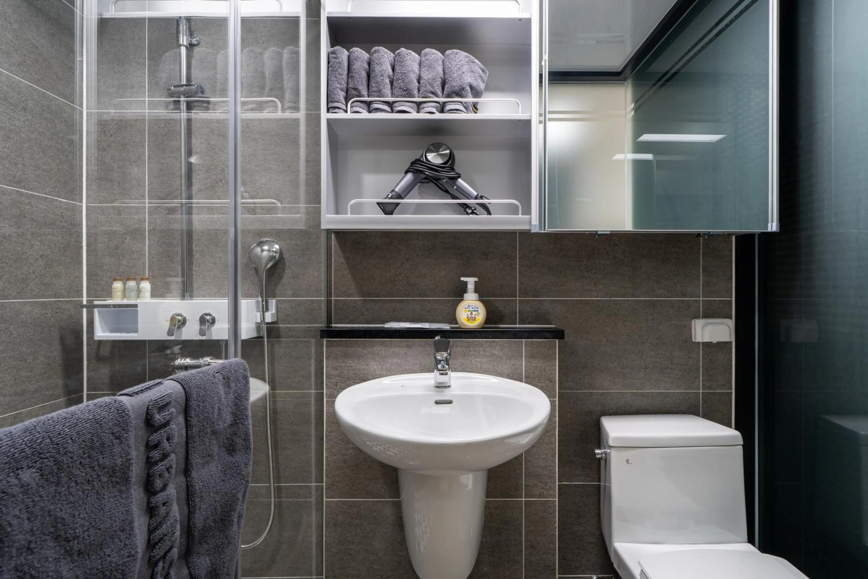 Toilet in Urbanstay Sokcho beach C