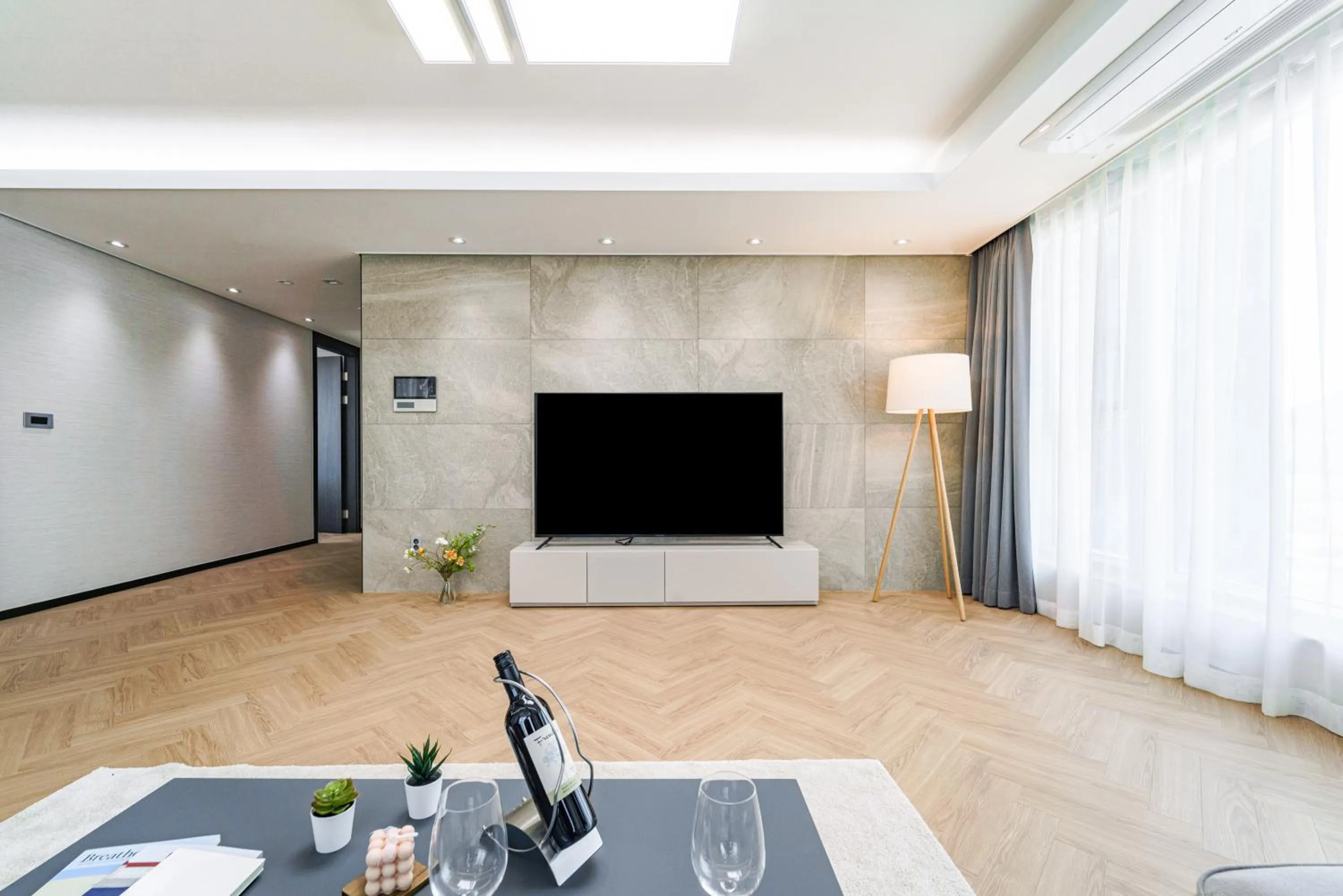 TV and multimedia in Le Collective Busan station