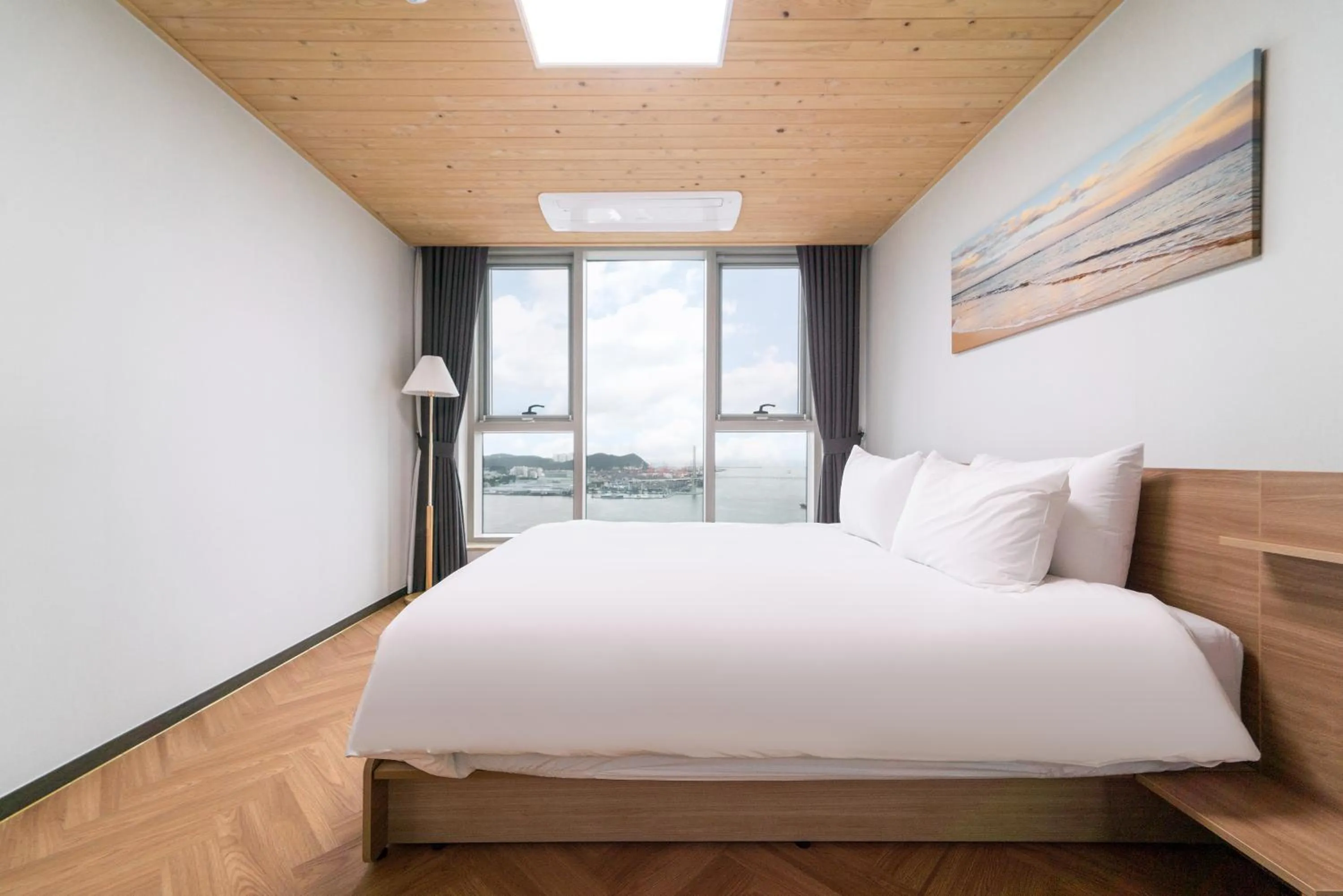 Bed in Le Collective Busan station