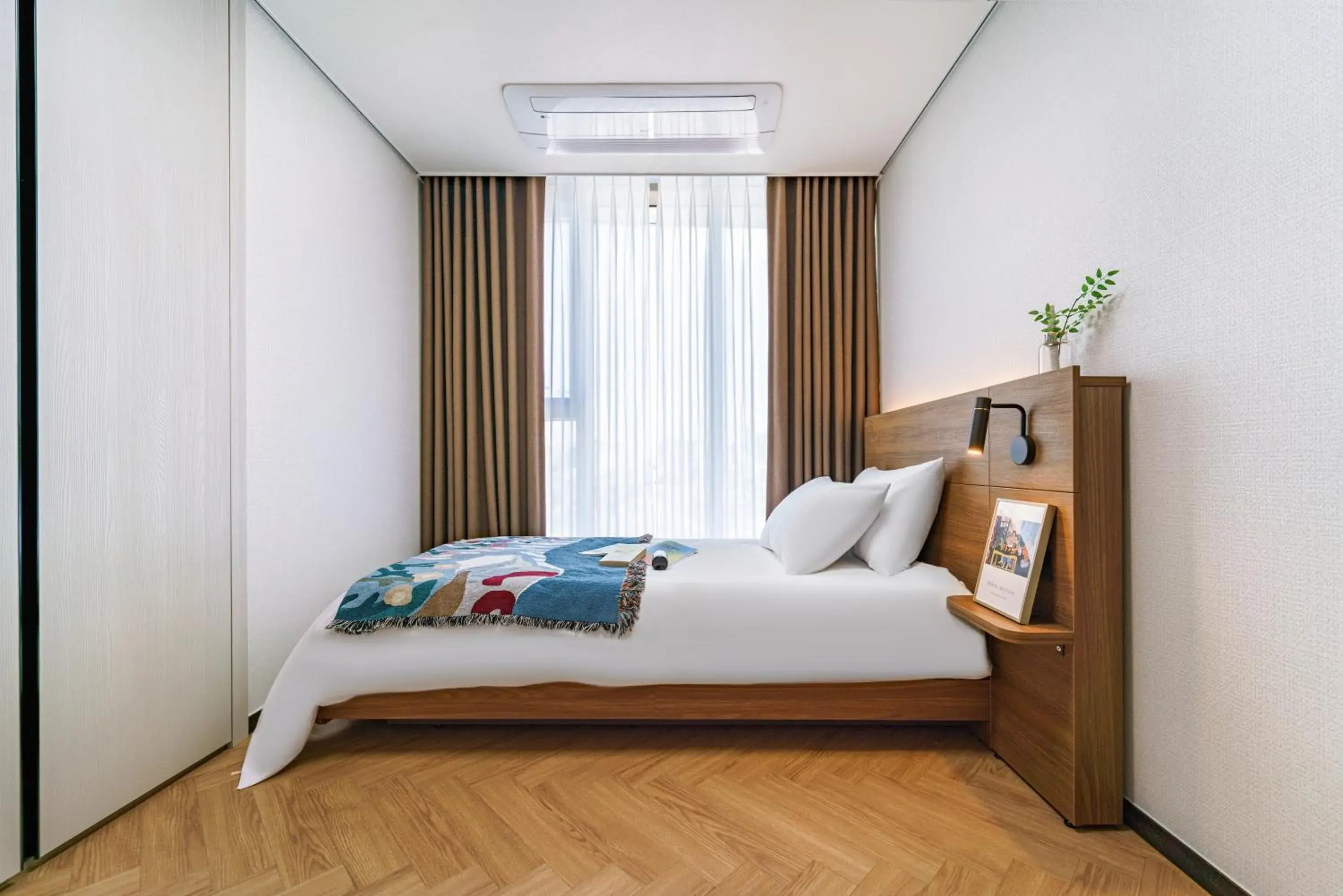 Family Three Room G Panorama in Le Collective Busan station Family Three Room G Panorama in Le Collective Busan station