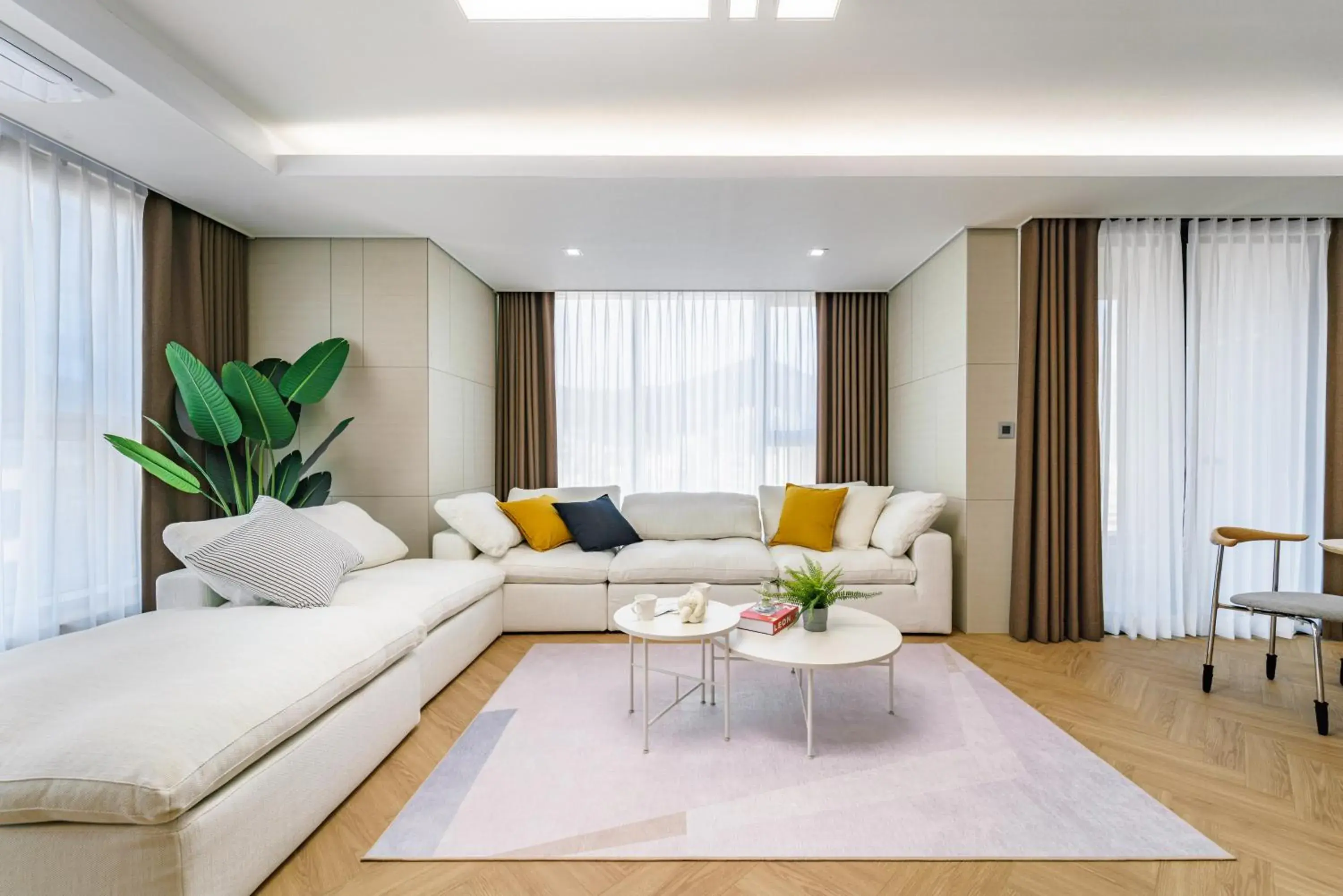 Family Three Room G Panorama in Le Collective Busan station Family Three Room G Panorama in Le Collective Busan station