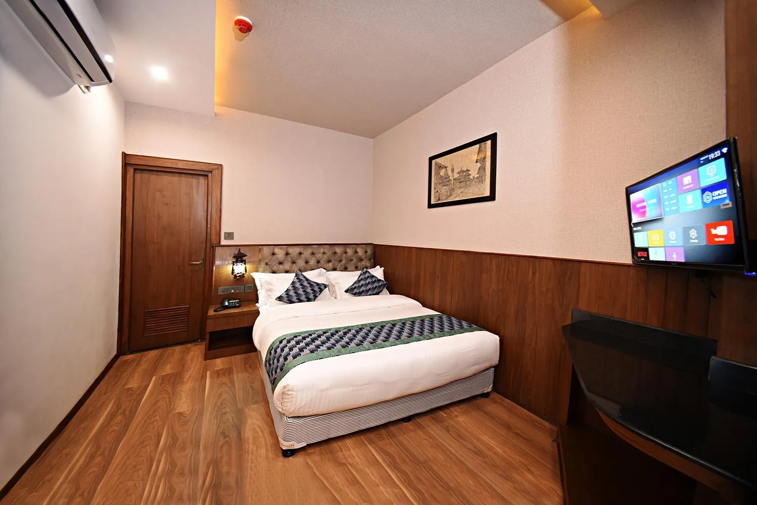 Bed in Everest Boutique Hotel