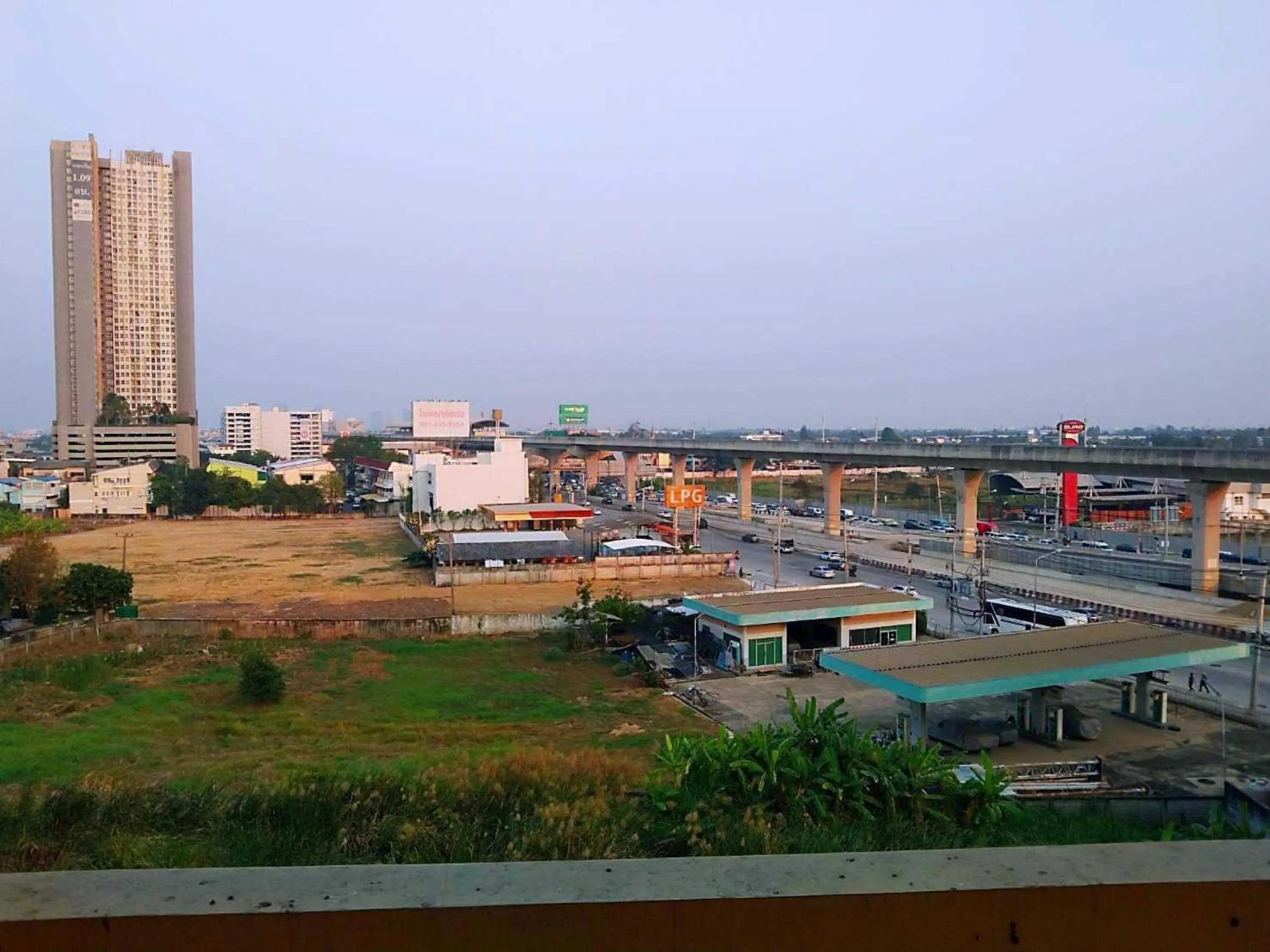 Lobby or reception in OYO 75466 -13 Coins Bang Yai Hotel