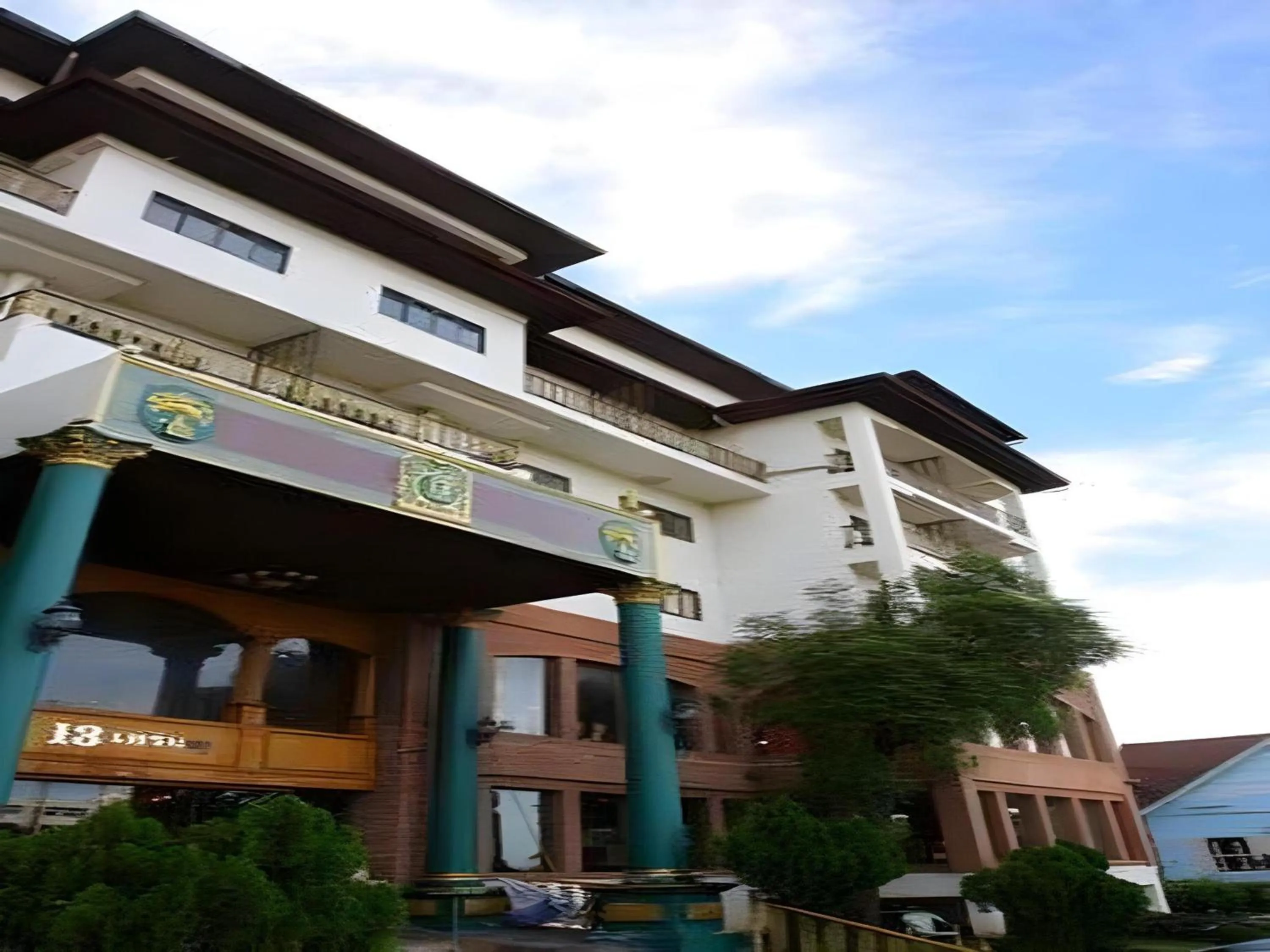 Property building in OYO 75466 -13 Coins Bang Yai Hotel