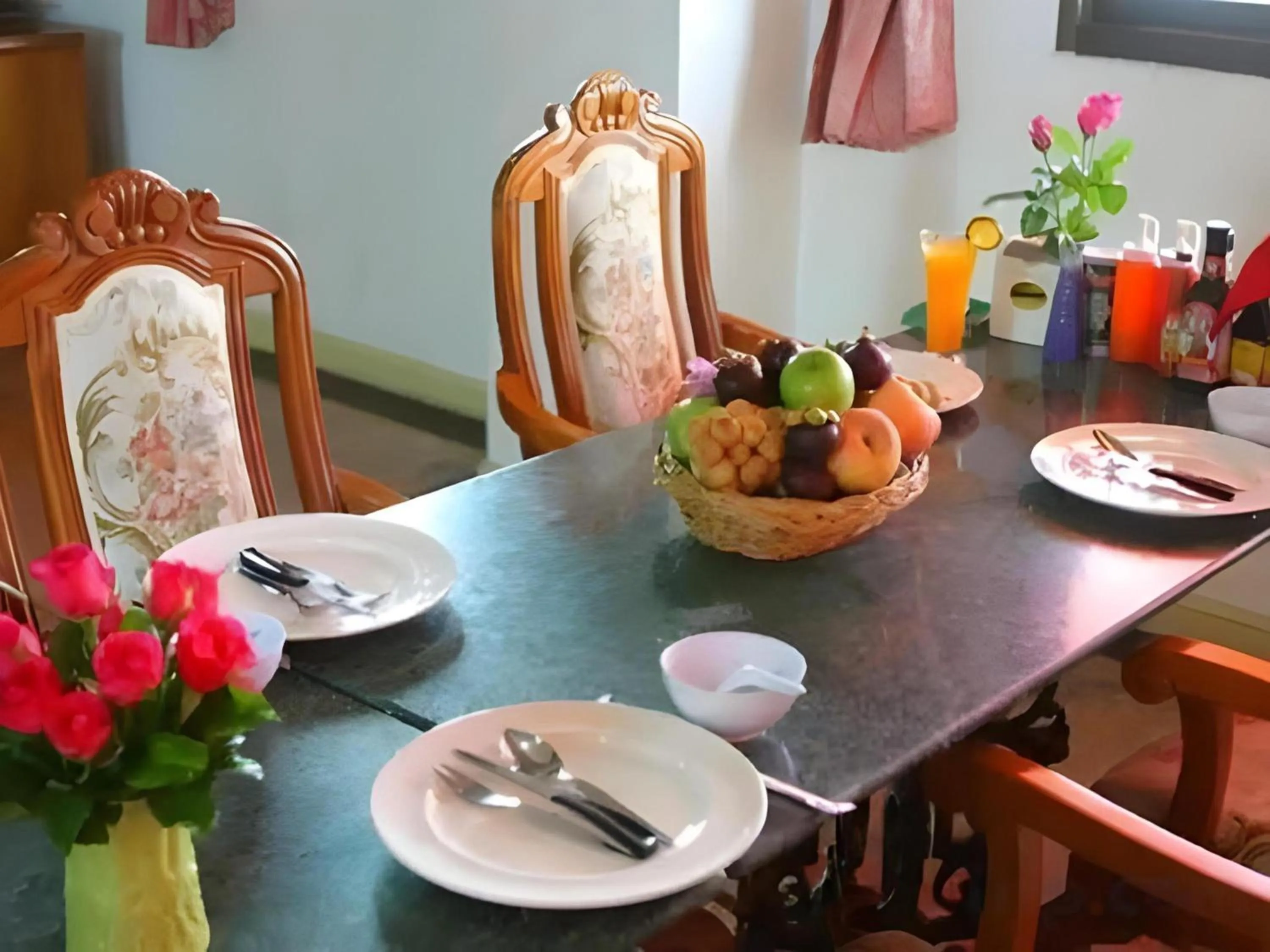 Food in OYO 75466 -13 Coins Bang Yai Hotel