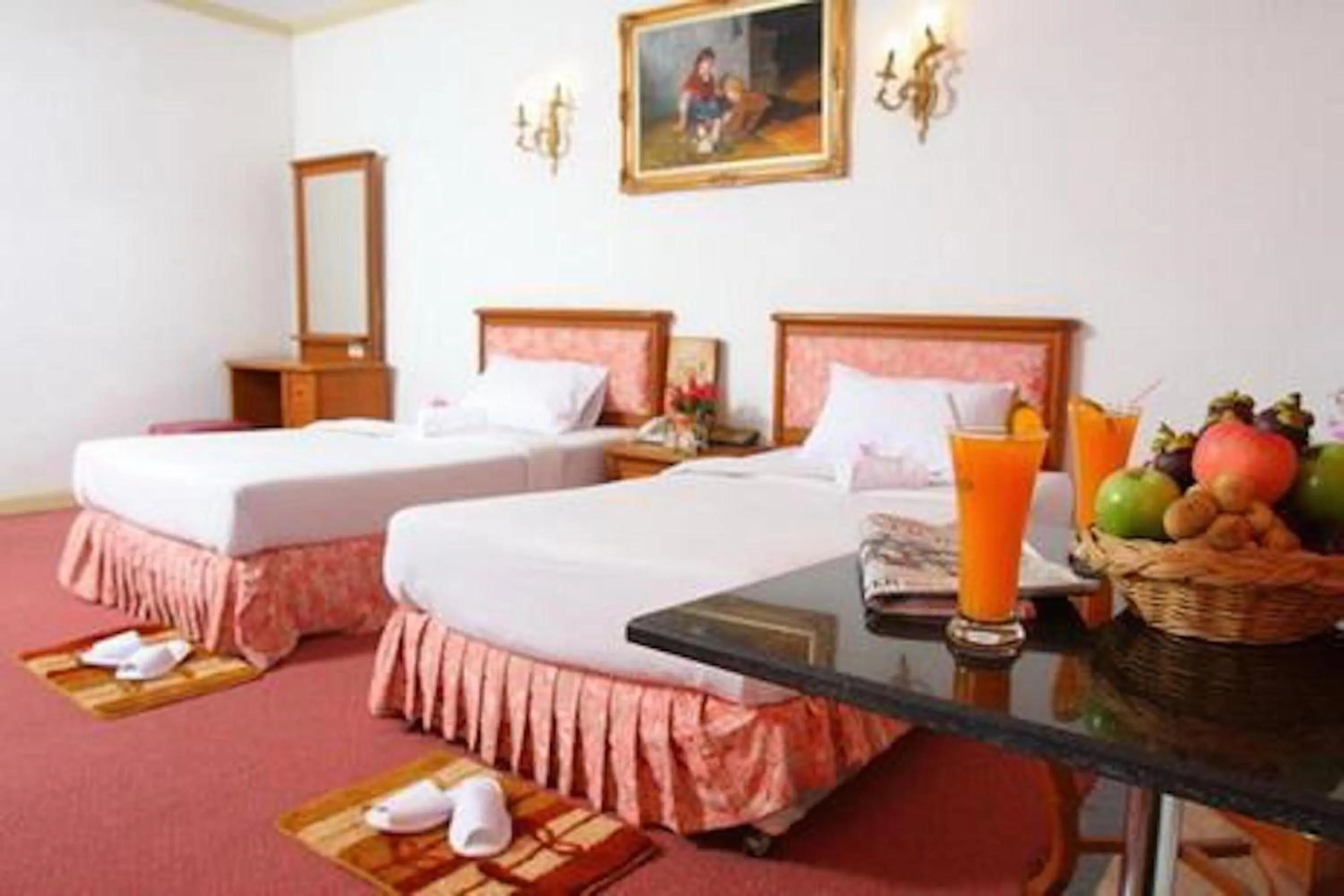 Photo of the whole room, Bed in OYO 75466 -13 Coins Bang Yai Hotel