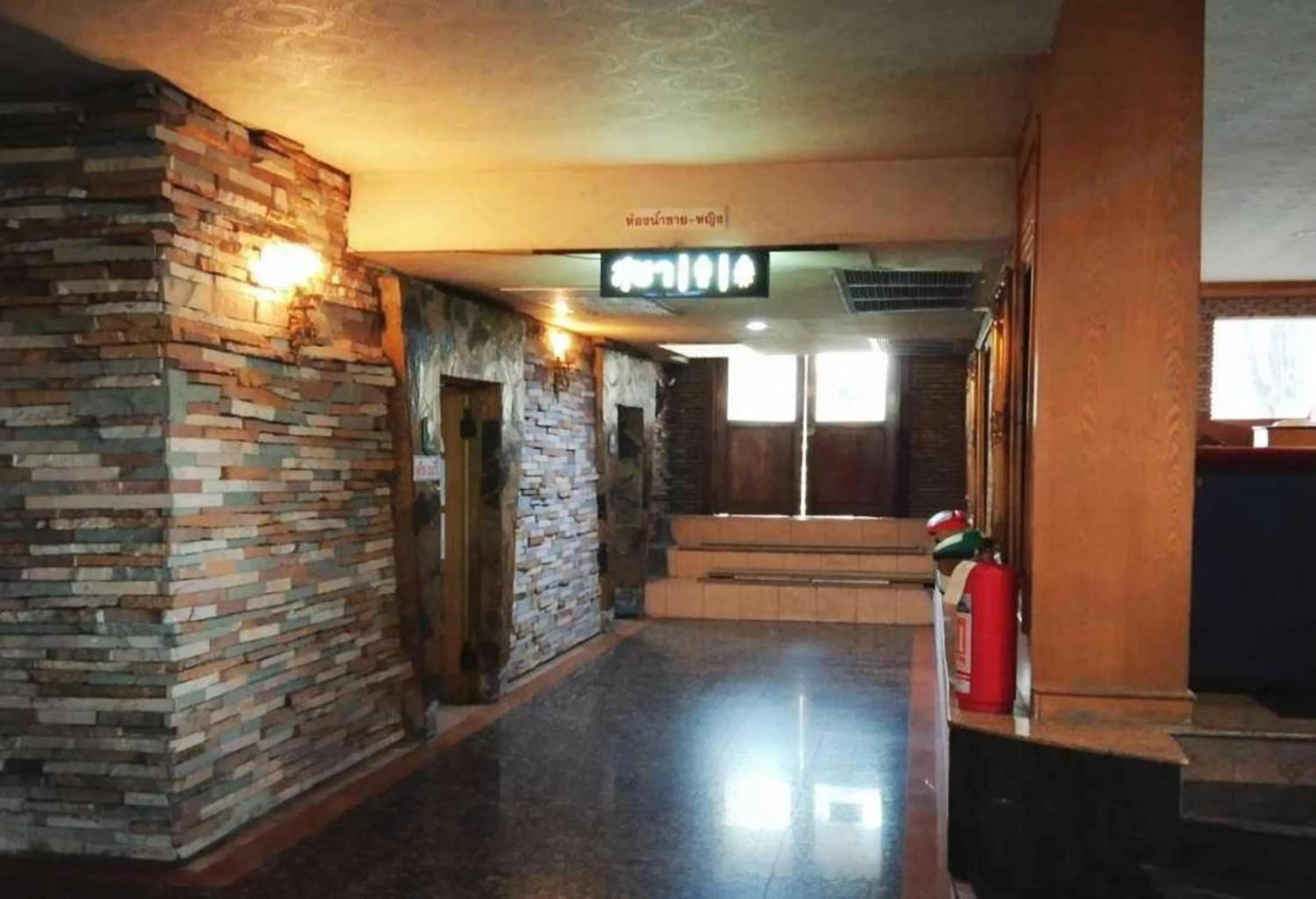 Lobby or reception in OYO 75466 -13 Coins Bang Yai Hotel