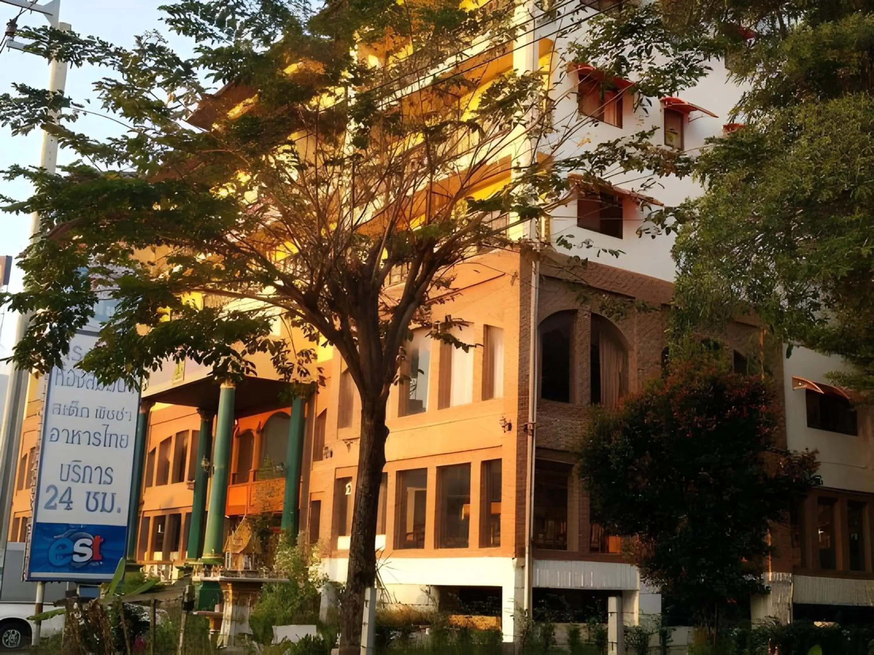 Property building in OYO 75466 -13 Coins Bang Yai Hotel Property building in OYO 75466 -13 Coins Bang Yai Hotel