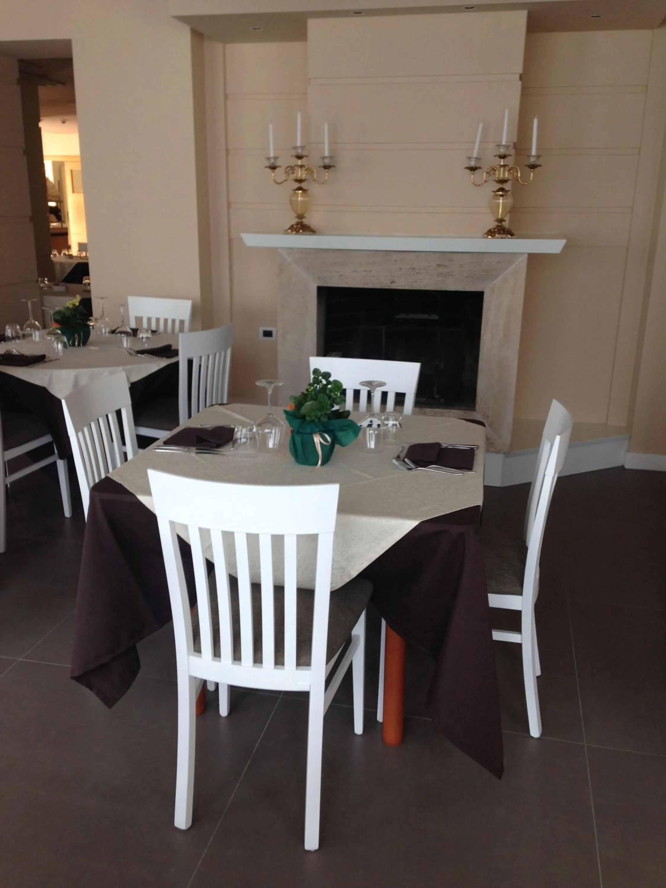 Restaurant/places to eat in Relais Le Felci Executive Suite Spa