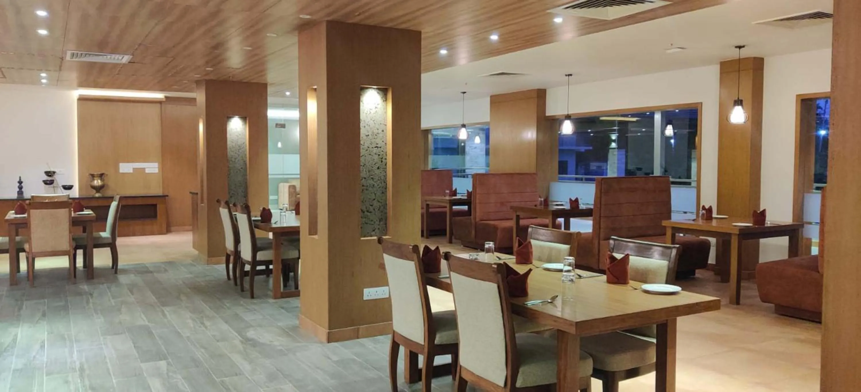 Restaurant/places to eat in Soaltee Westend Resort Chitwan