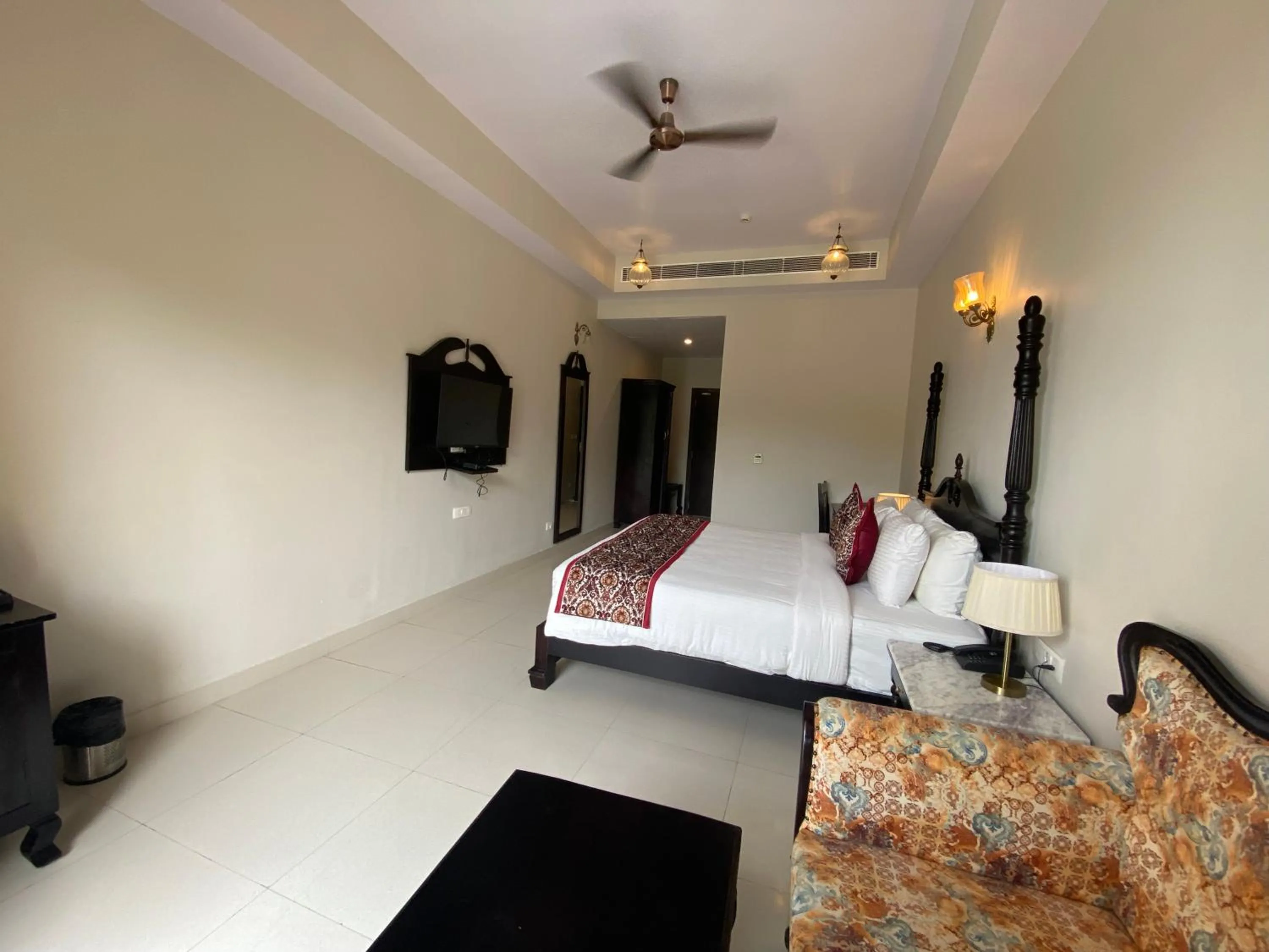 Bed in Turban Bhawani Heritage, Kumbhalgarh