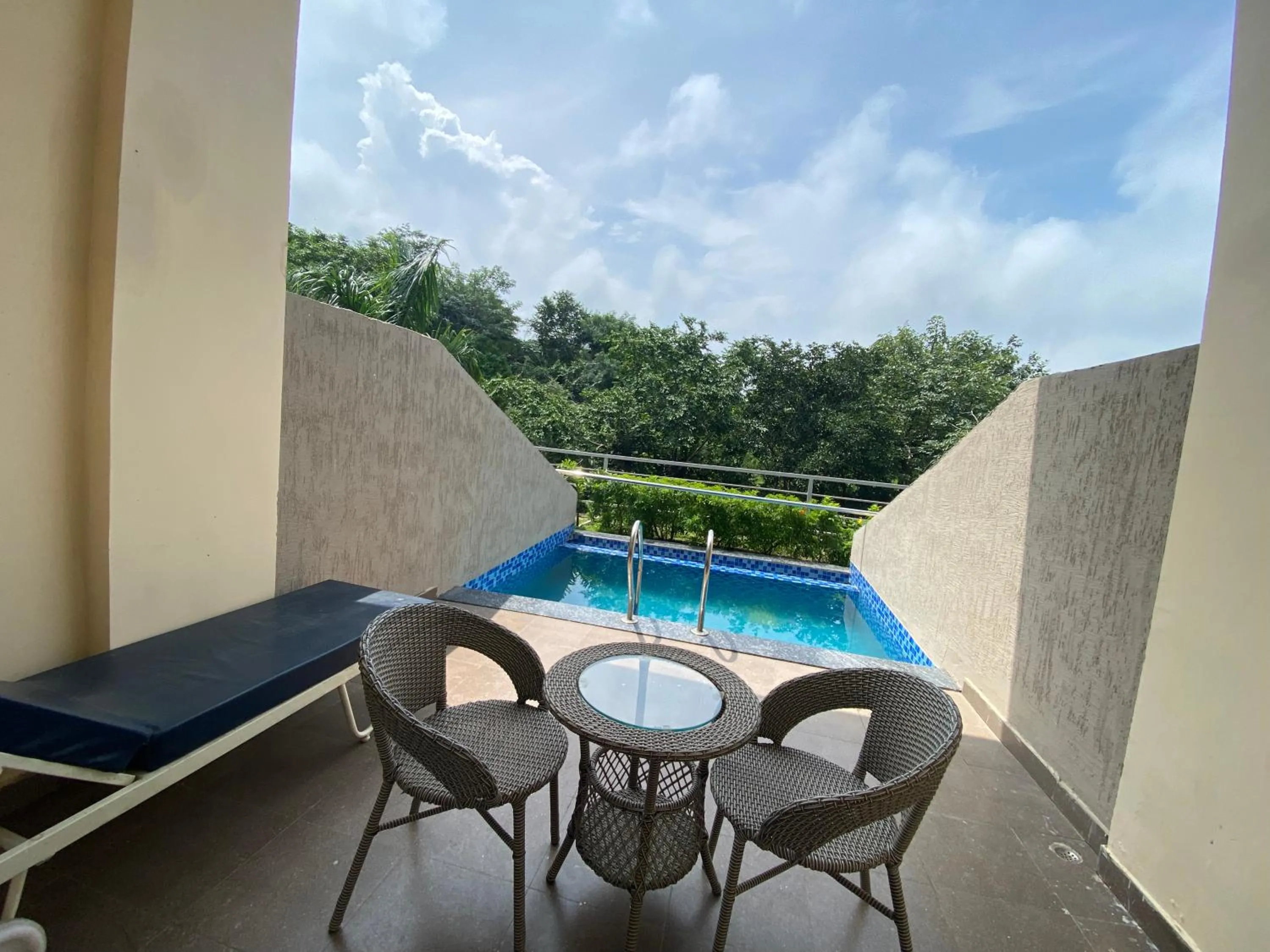 Swimming pool in Turban Bhawani Heritage, Kumbhalgarh