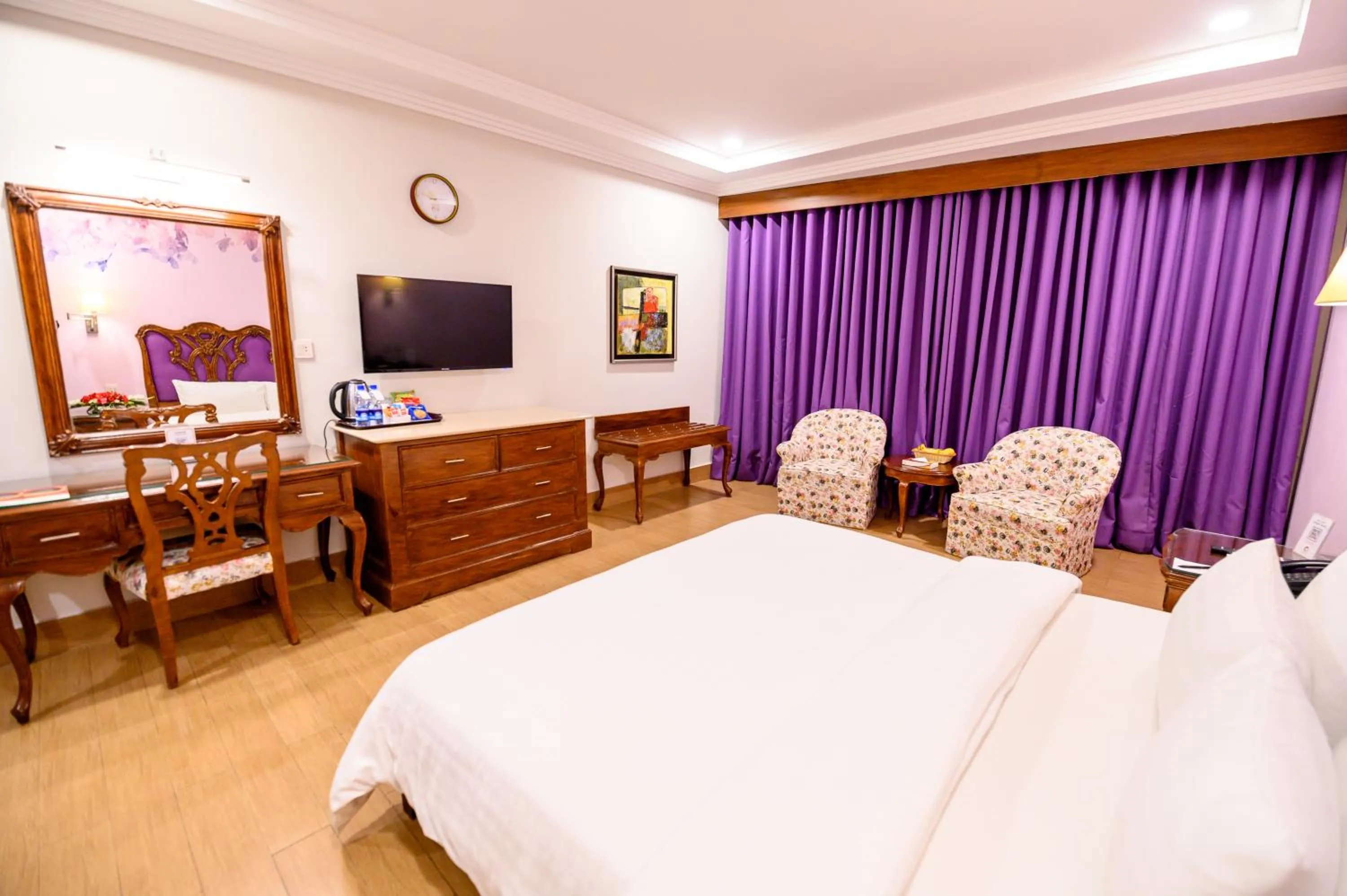 Bedroom, Bed in Hotel One Sargodha