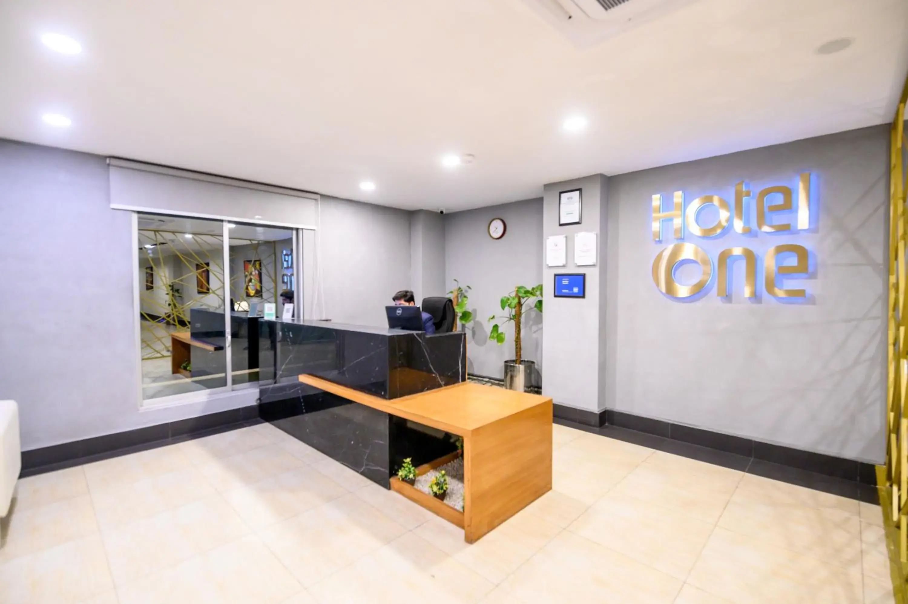 Lobby or reception in Hotel One Sargodha Lobby or reception in Hotel One Sargodha