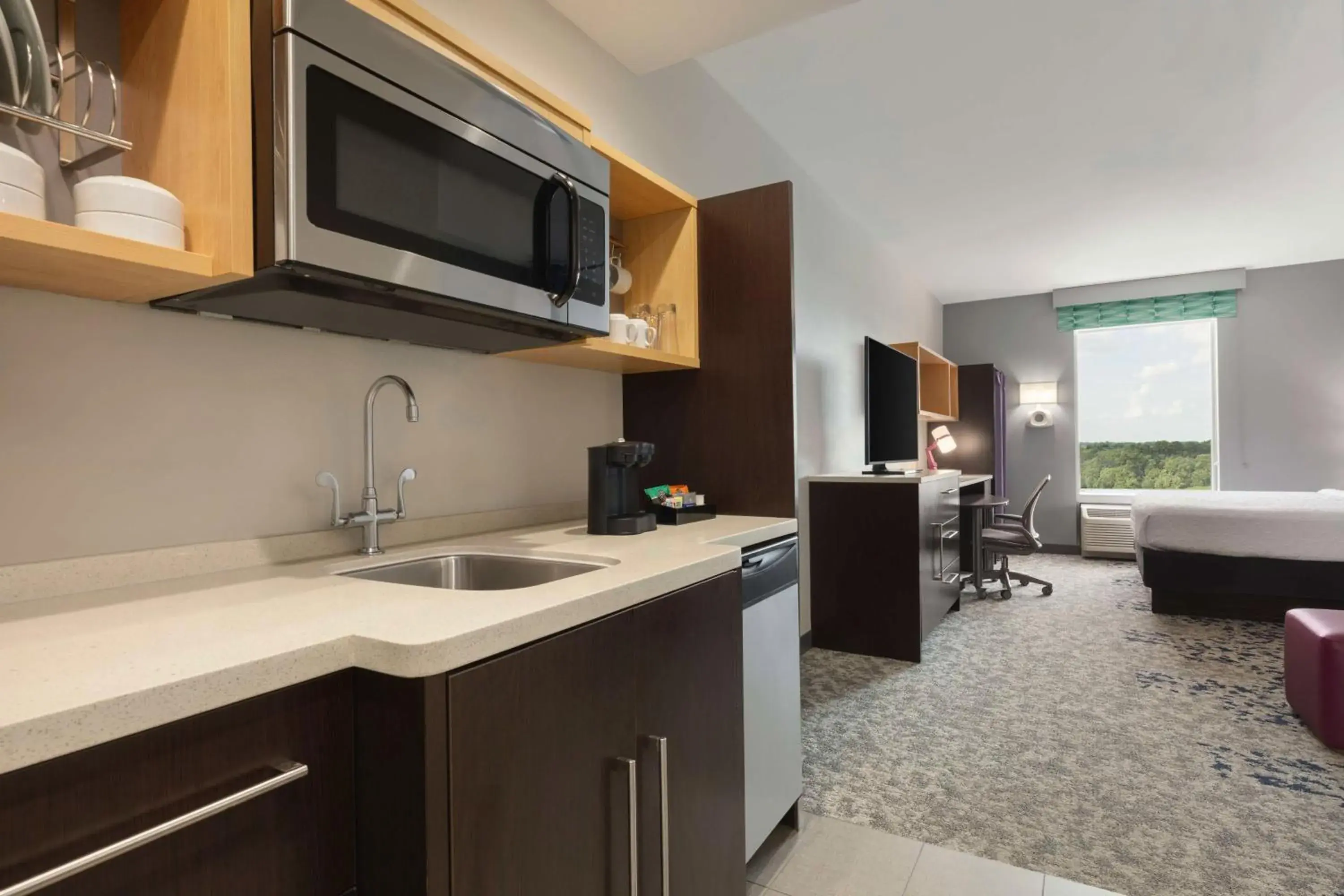 Kitchen or kitchenette, Bed in Home2Suites by Hilton Florence Kitchen or kitchenette, Bed in Home2Suites by Hilton Florence