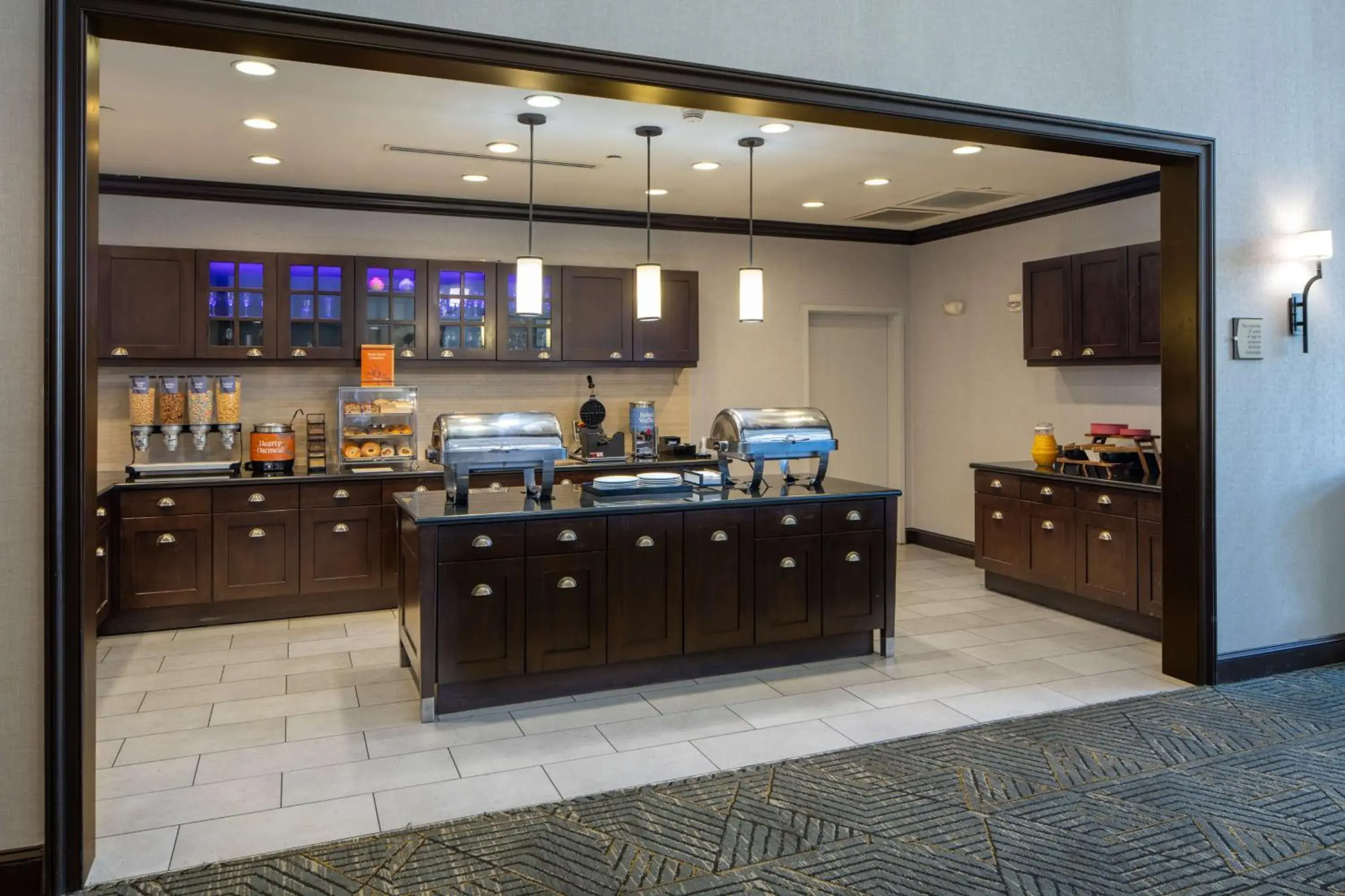 Breakfast in Homewood Suites by Hilton Huntsville-Downtown Breakfast in Homewood Suites by Hilton Huntsville-Downtown