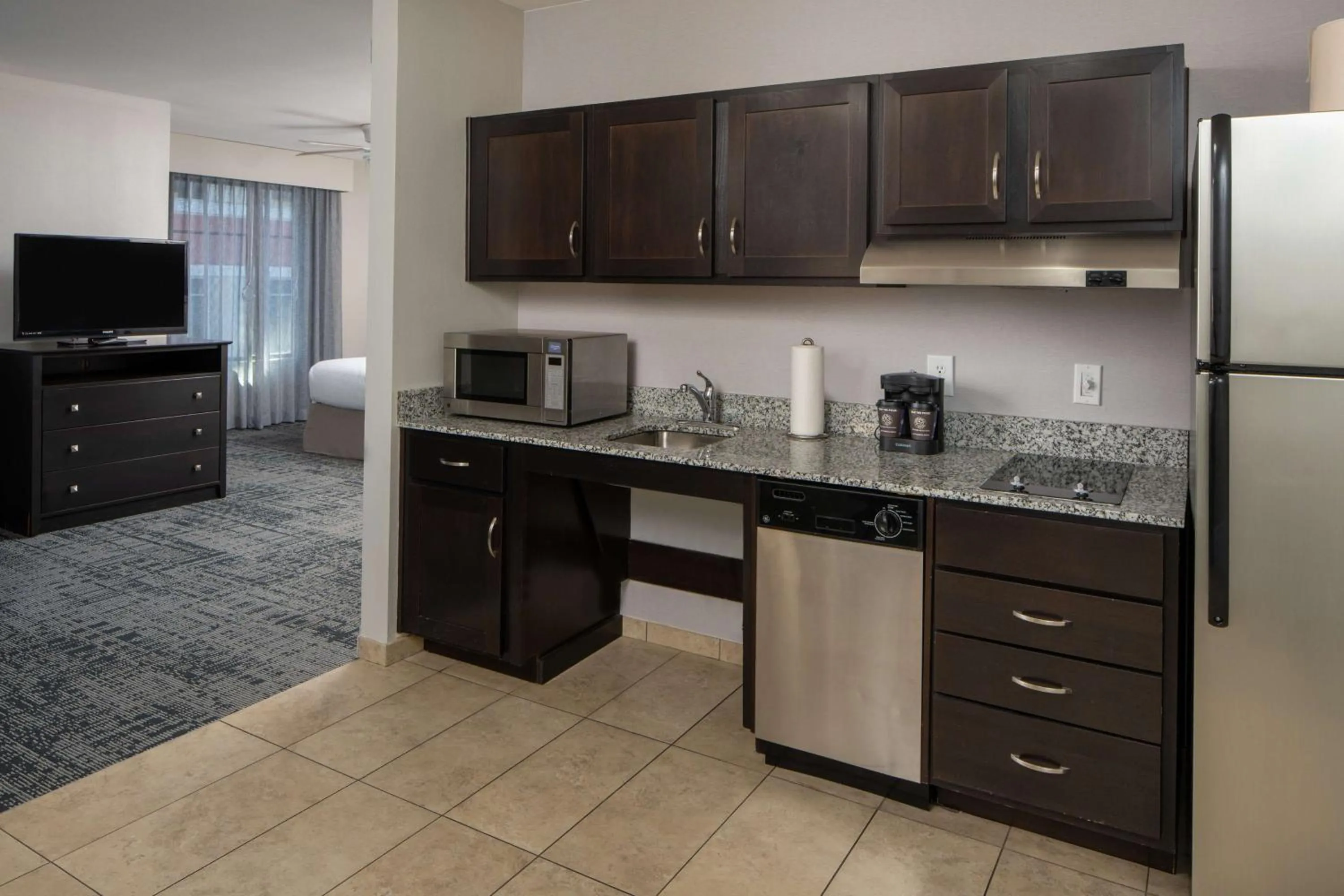 Kitchen or kitchenette in Homewood Suites by Hilton Huntsville-Downtown