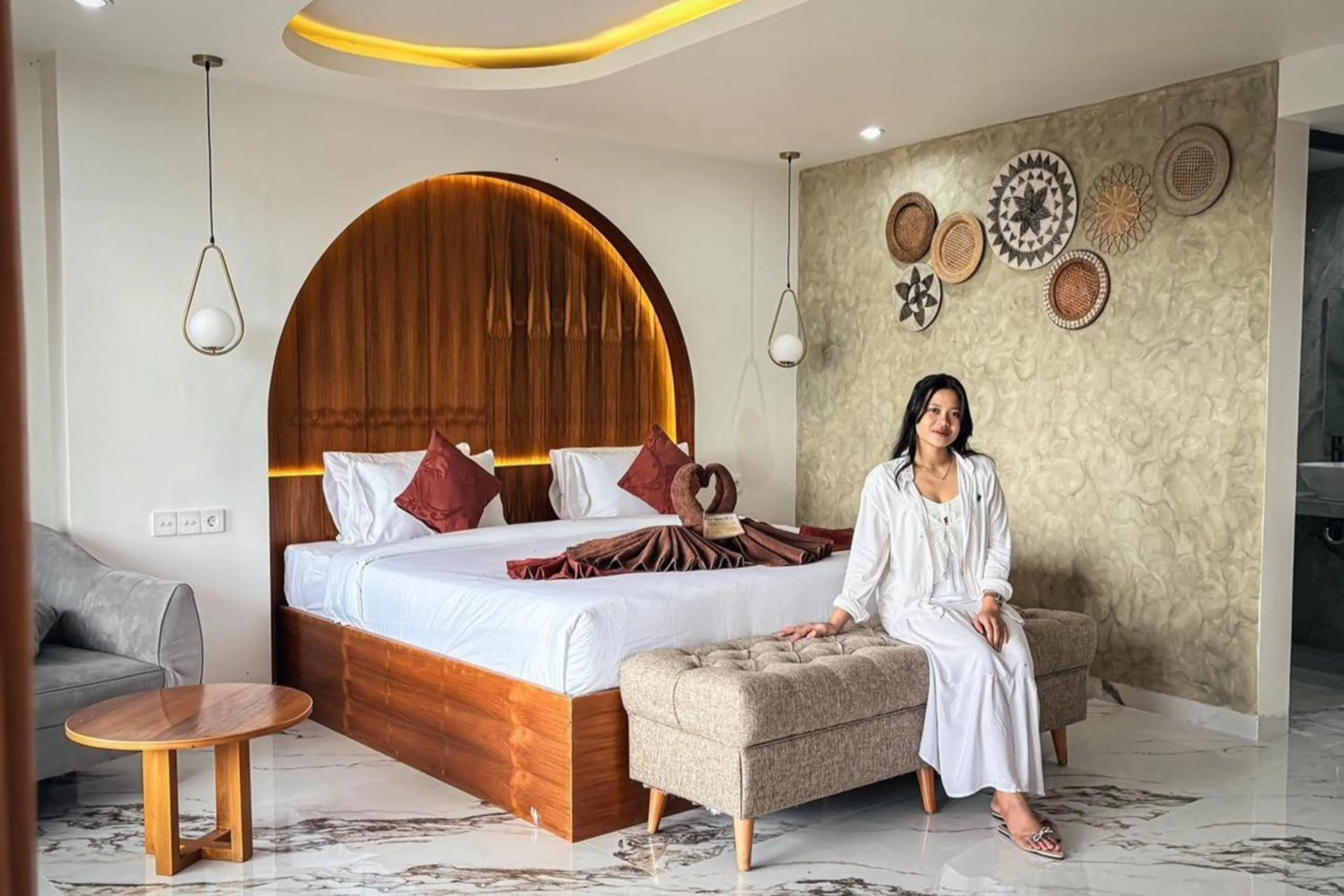 Bedroom, Bed in Caldera Hotel & Restaurant