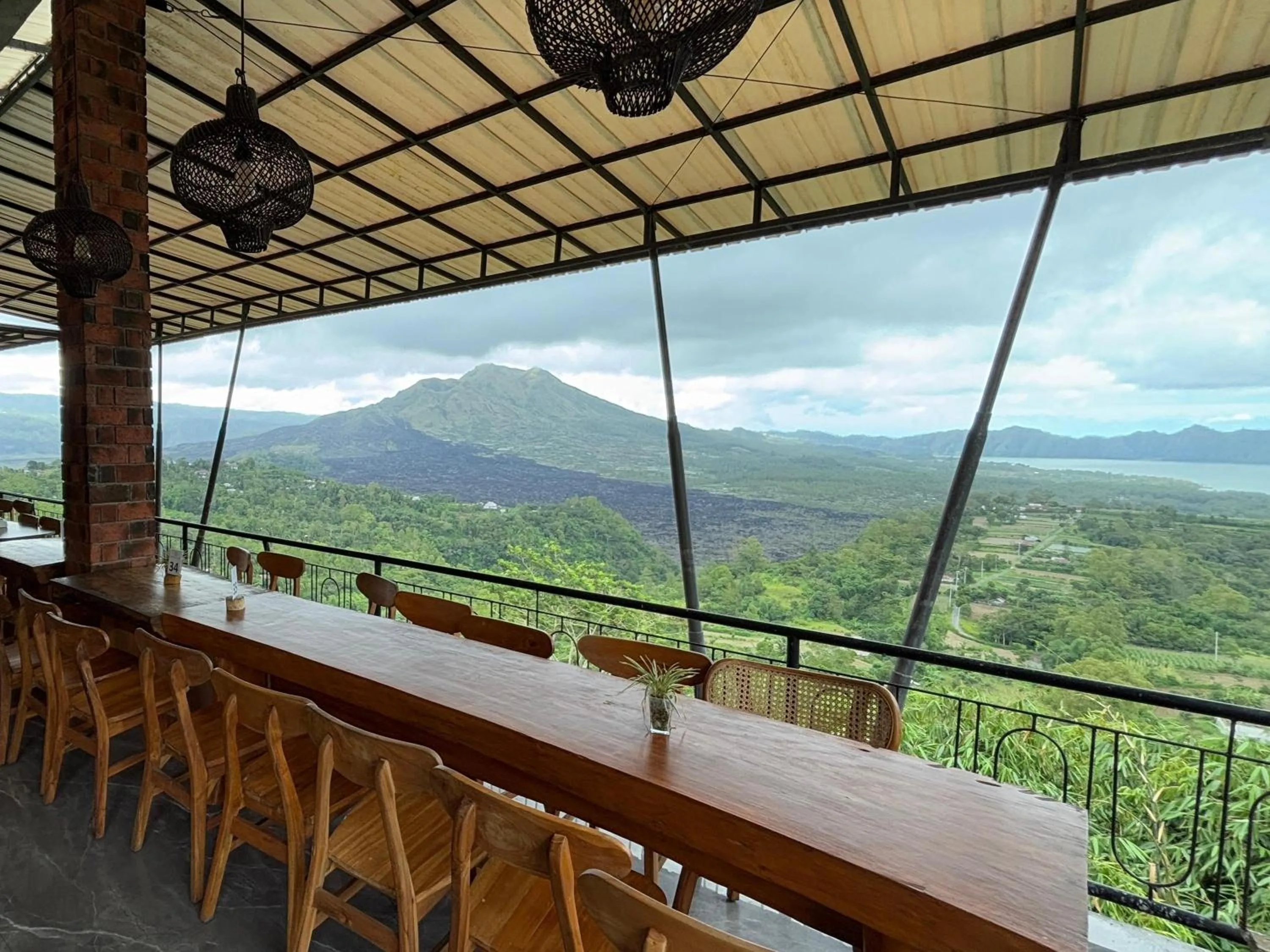 Restaurant/places to eat in Caldera Hotel & Restaurant