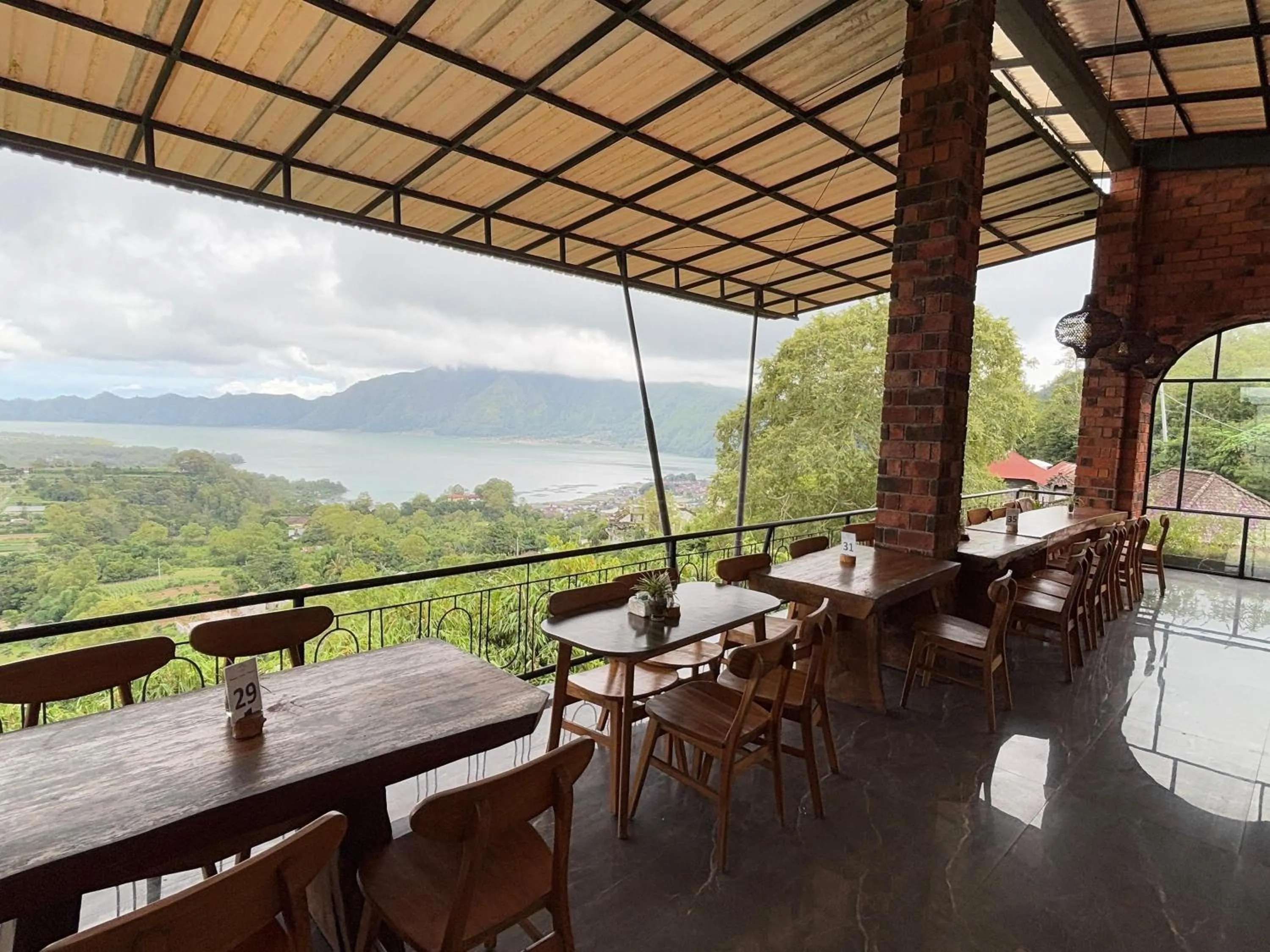 Restaurant/places to eat in Caldera Hotel & Restaurant