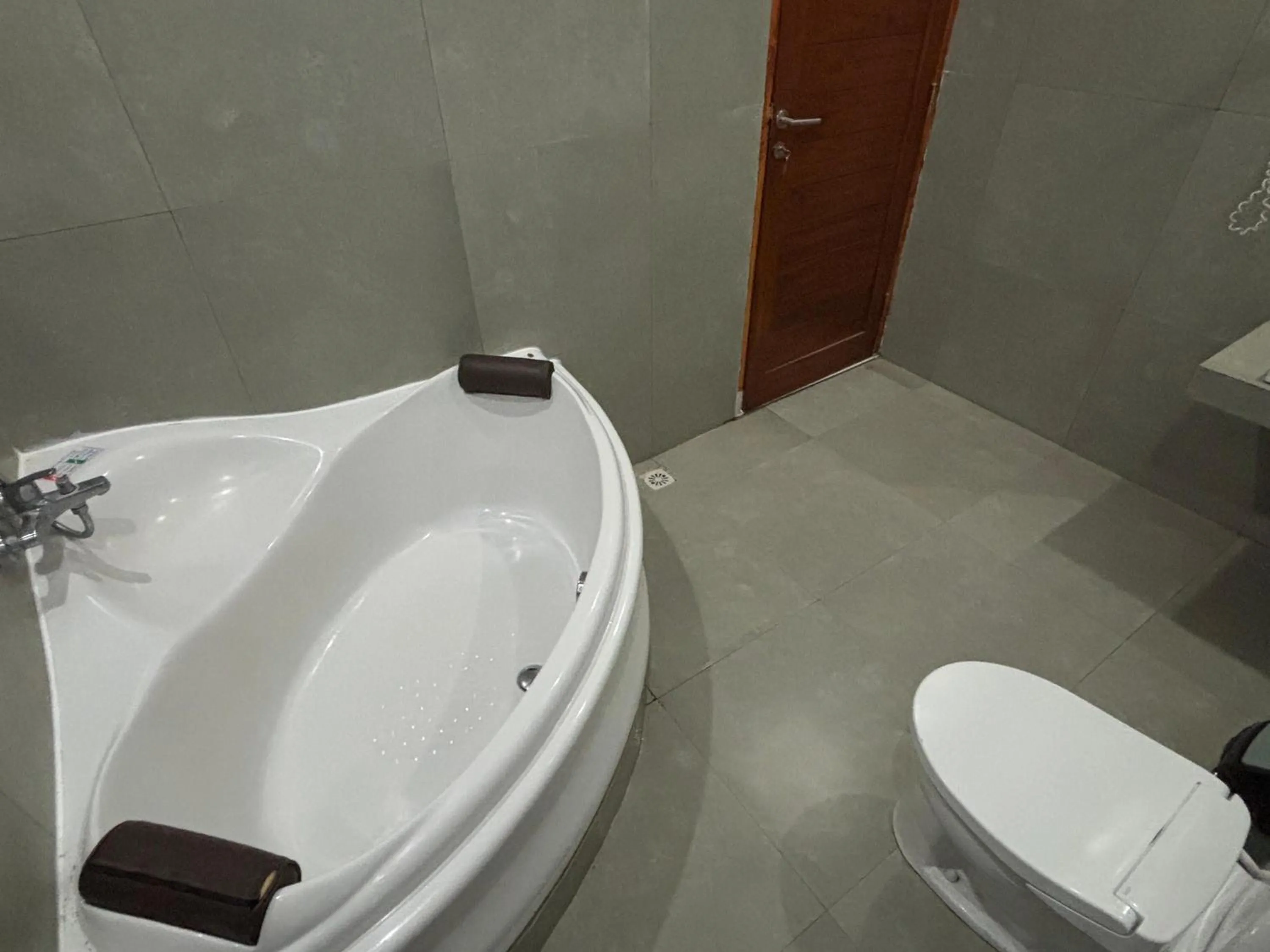 Bathroom in Caldera Hotel & Restaurant