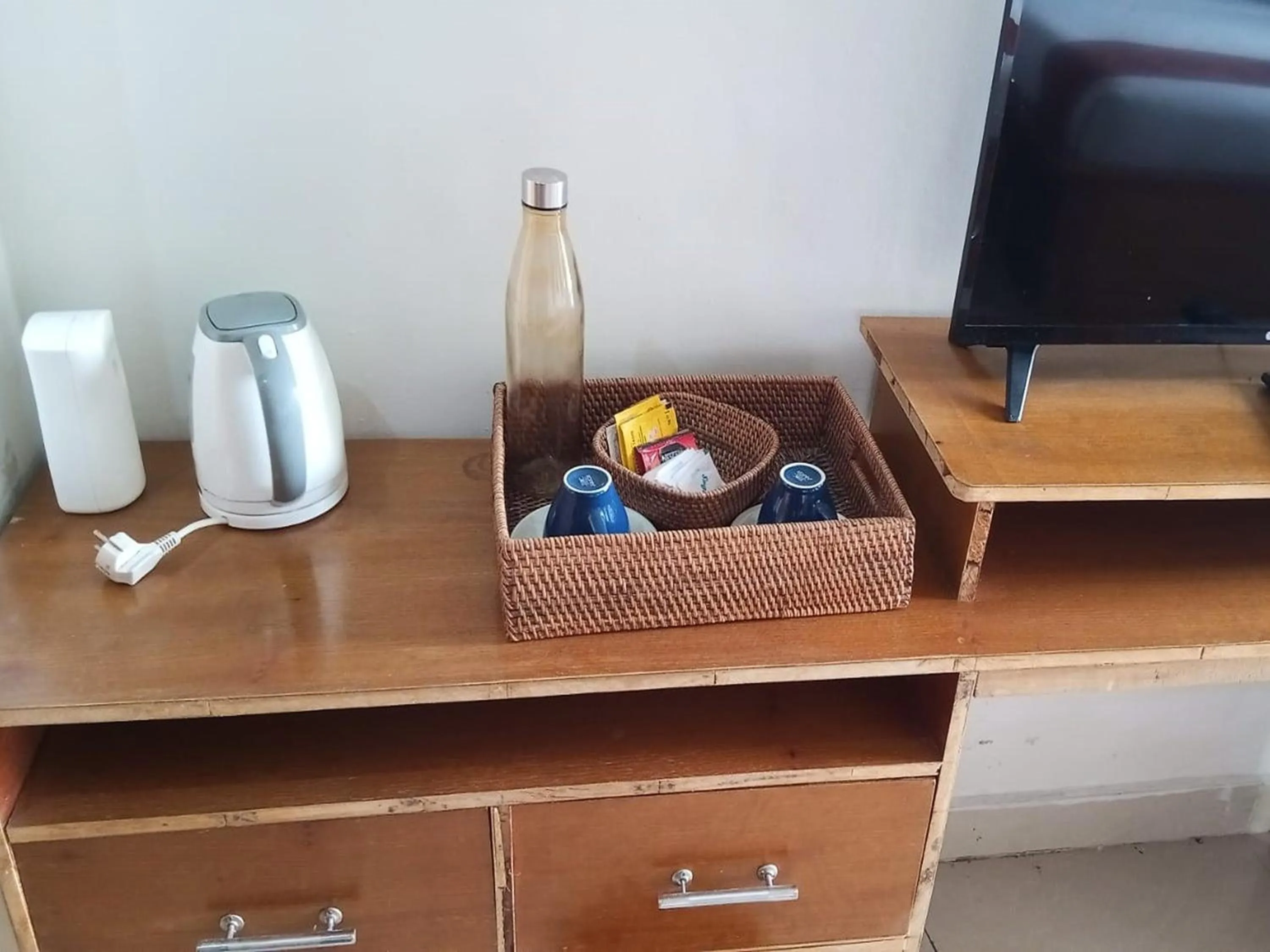 Coffee/tea facilities in Caldera Hotel & Restaurant